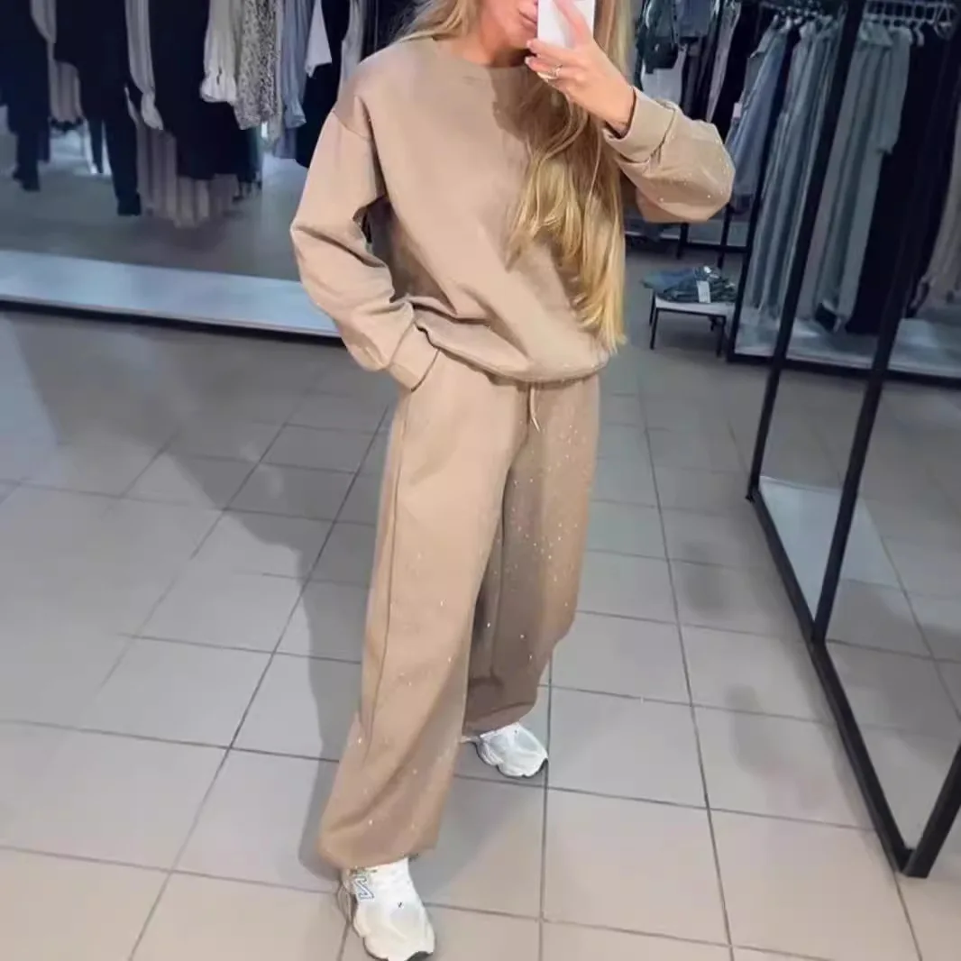 Fashion Women's Sports Suit Autumn Winter Irregular Letter Printed Sweatshirt Sports Trouser Suits New Casual Set For Women
Fashion Women's Sports Suit Autumn Winter Irregular Letter Printed Sweatshirt Sports Trouser Suits New Casual Set For Women