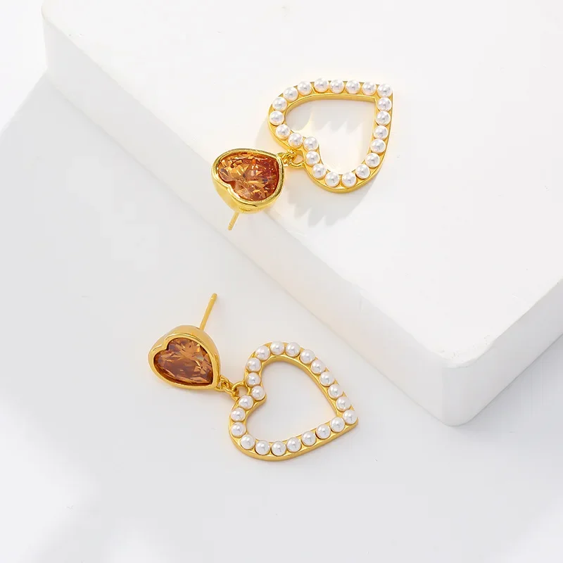 Love Zircon Earrings Temperament High-grade Sense Pearl Fashion 925 Silver Needle Earrings for Women
Love Zircon Earrings Temperament High-grade Sense Pearl Fashion 925 Silver Needle Earrings for Women