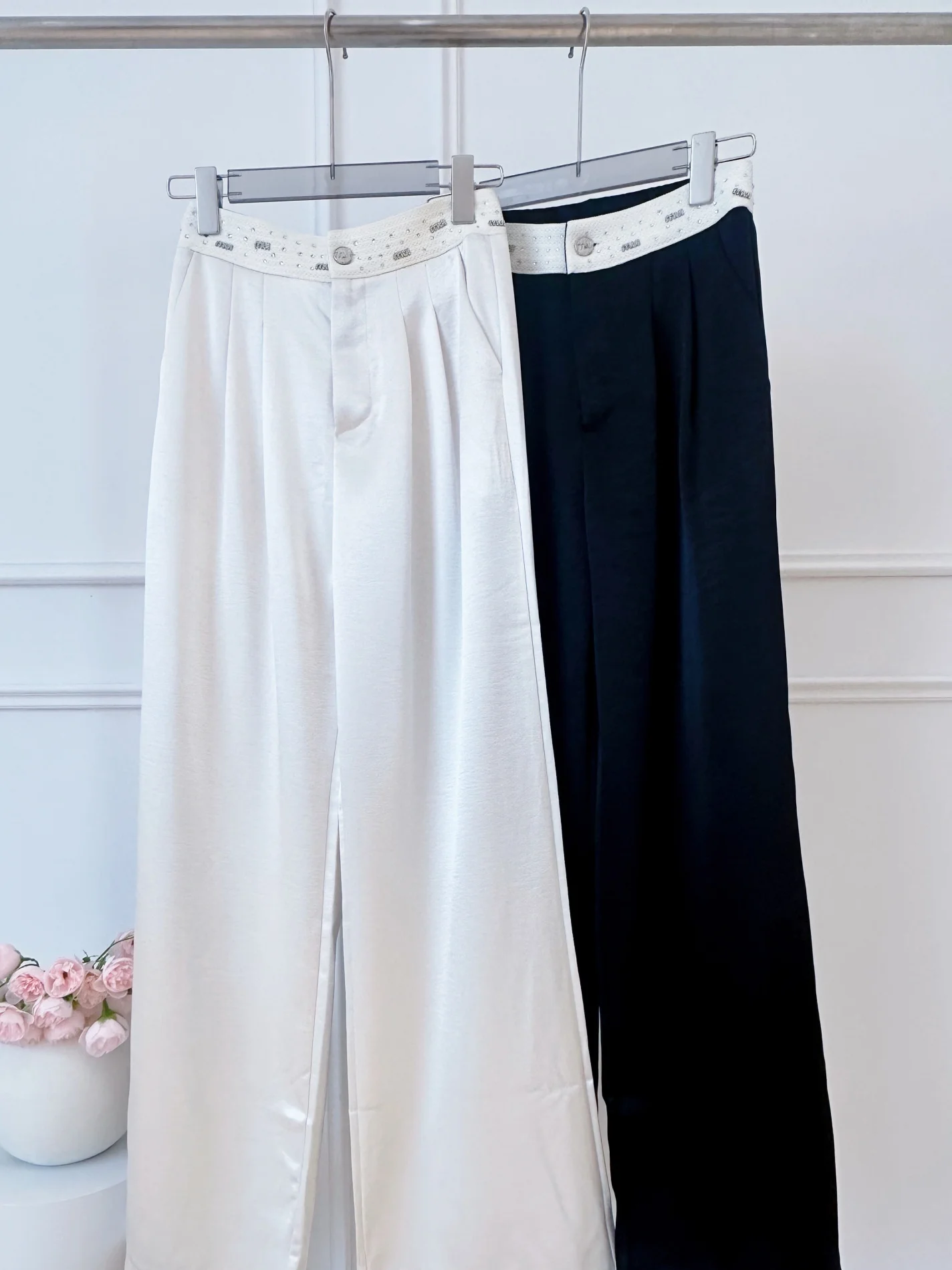 Elegant Straight Leg Pants Women's Premium Spring Summer Style Pure Color Natural Waist Button Closure Skin-friendly Breathable
Elegant Straight Leg Pants Women's Premium Spring Summer Style Pure Color Natural Waist Button Closure Skin-friendly Breathable
