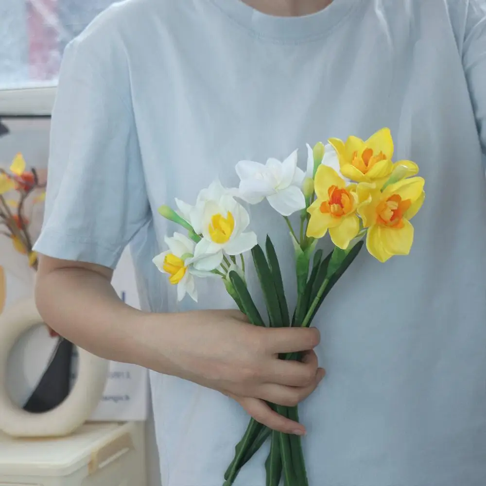 Real Touch Artificial Narcissus Flowers Lifelike Silk Flowers Fake Daffodil Flower DIY Bridal Bouquet Artificial Bouquet
Real Touch Artificial Narcissus Flowers Lifelike Silk Flowers Fake Daffodil Flower DIY Bridal Bouquet Artificial Bouquet