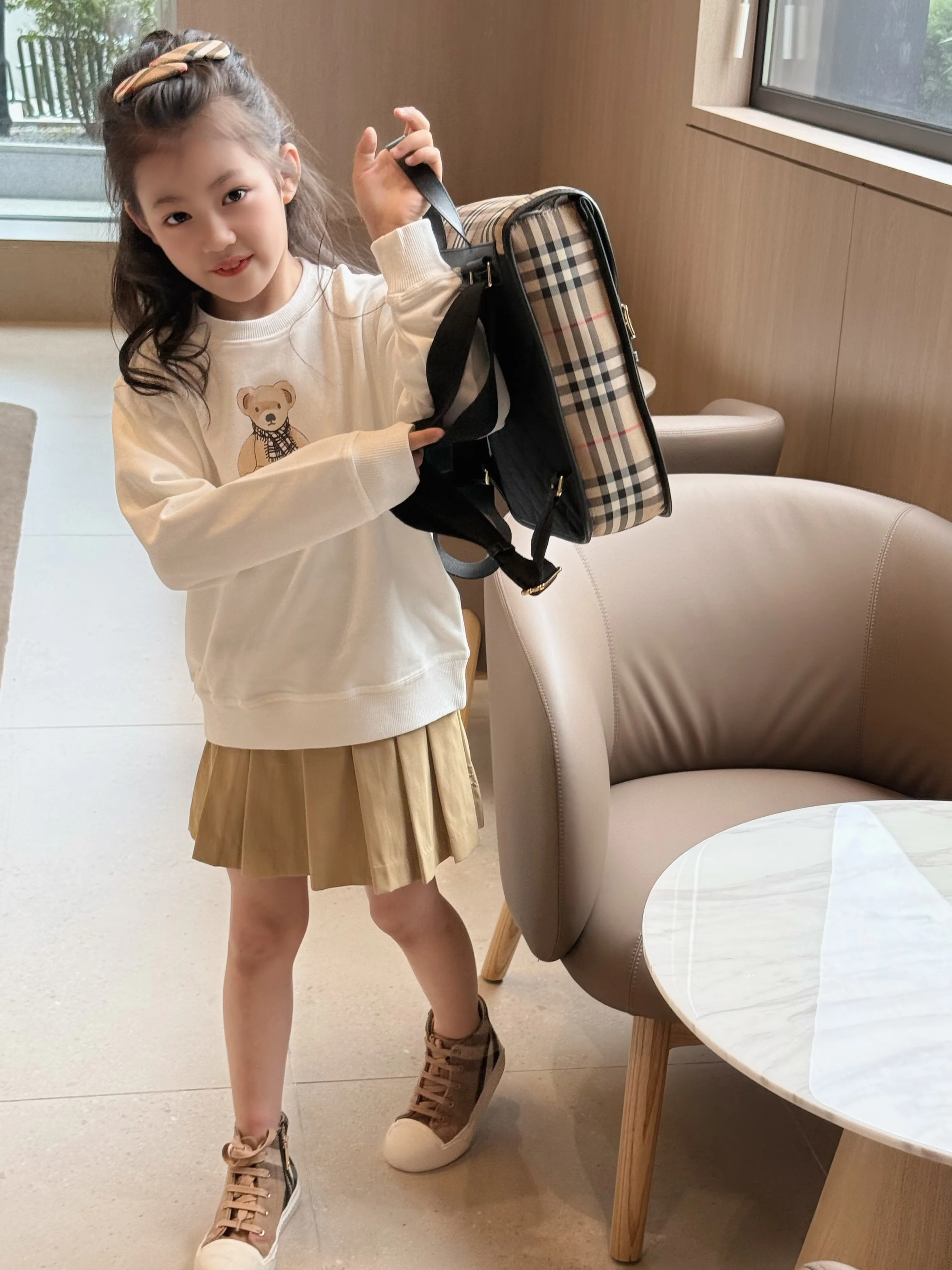 Осенние новые хлопковые толстовки для мальчиков и девочек можно носить белый плюшевый мишка Lab Cici
Осенние новые хлопковые толстовки для мальчиков и девочек можно носить белый плюшевый мишка Lab Cici