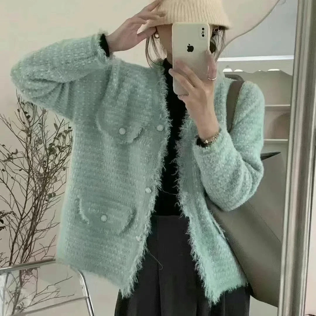 Female Autumn And Winter 2022 New Stitched Mink Hair Cardigan V-Neck Tassels Women Outwear Sweater
Female Autumn And Winter 2022 New Stitched Mink Hair Cardigan V-Neck Tassels Women Outwear Sweater