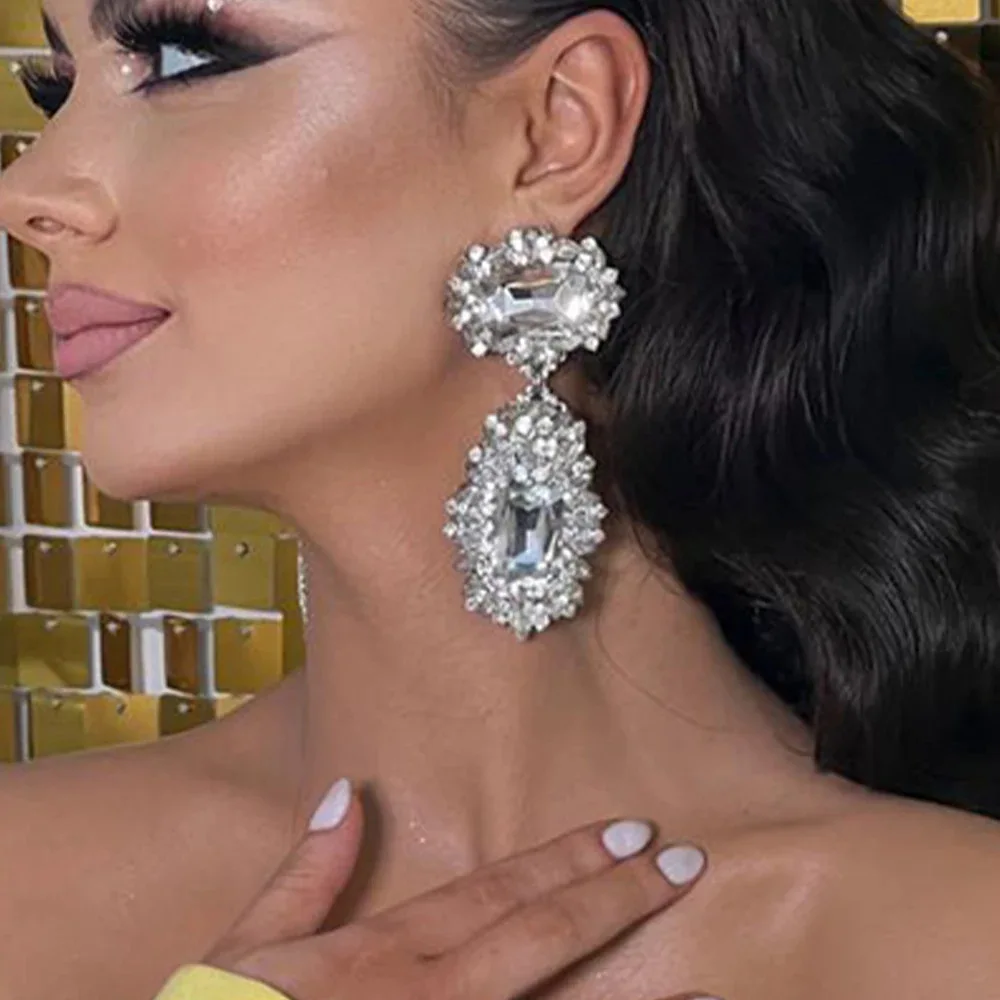 Exaggerated Geometric Dangle Earrings Women 2025 Bohemian Statement Earrings Vintage Rhinestones Huge Studs Earrings Wedding
Exaggerated Geometric Dangle Earrings Women 2025 Bohemian Statement Earrings Vintage Rhinestones Huge Studs Earrings Wedding
