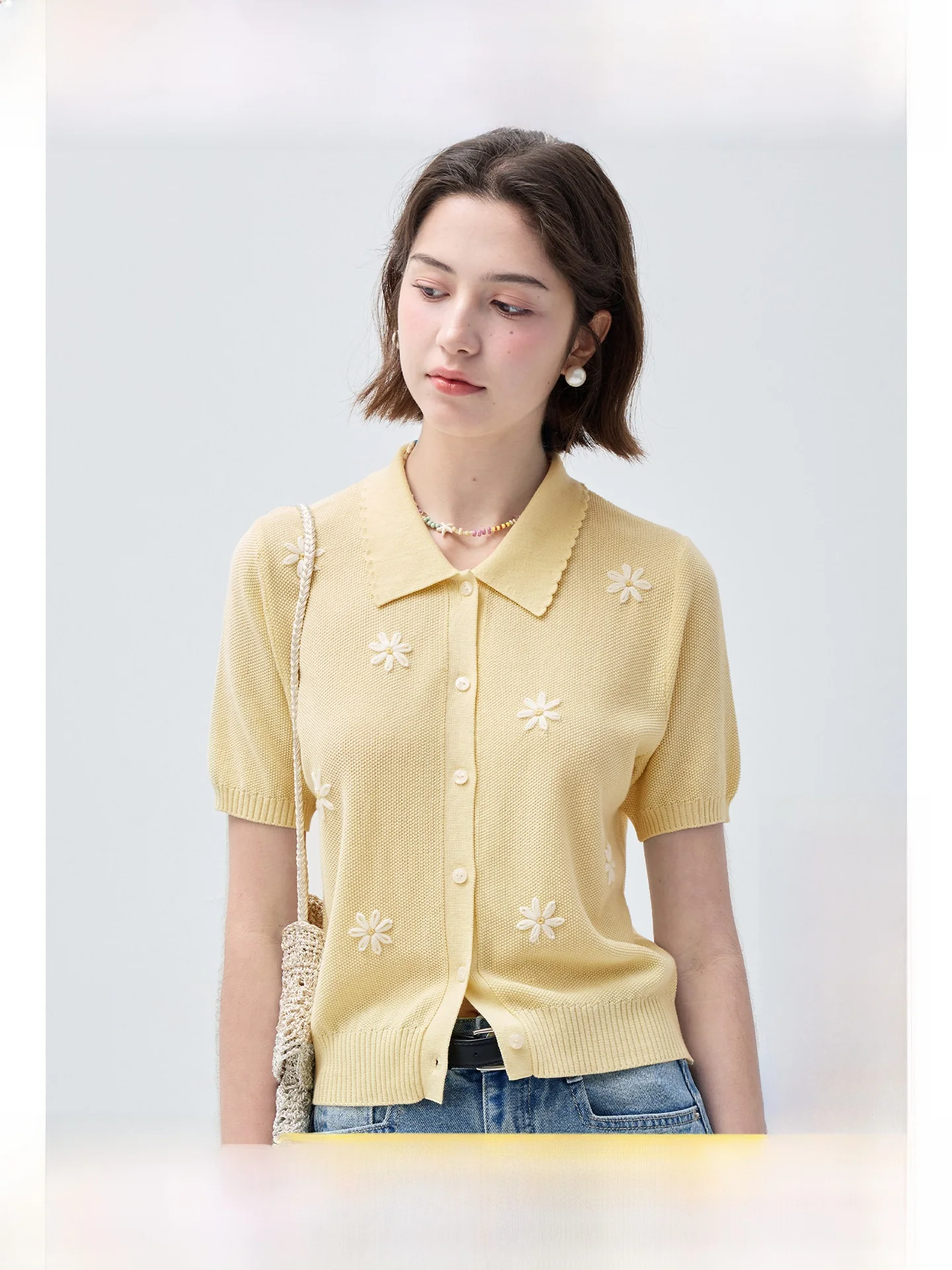 Slim Fit Knitted Short Sleeve T-Shirt for plus Size Women Breathable Summer Casual Cotton Top Embroidered Turn-down Collar
Slim Fit Knitted Short Sleeve T-Shirt for plus Size Women Breathable Summer Casual Cotton Top Embroidered Turn-down Collar