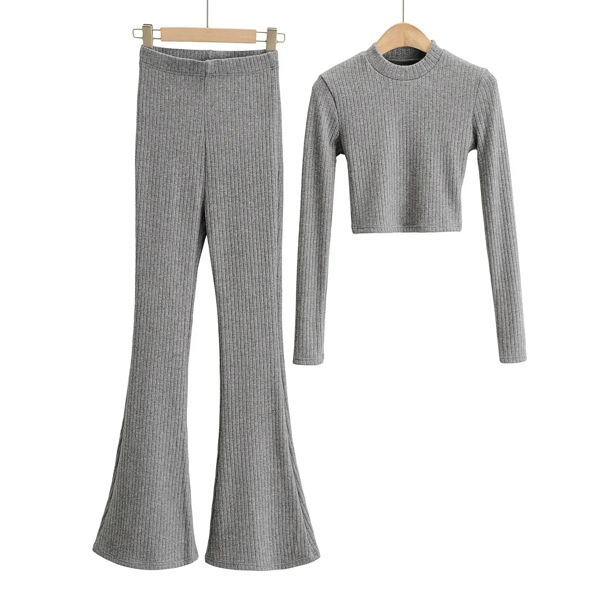 2 Piece Knitted Home Set Slim Fitting Long Sleeve O Neck Sweater Flare Pants High Waist Knit Pants Suit Autumn Women Pajamas Set
2 Piece Knitted Home Set Slim Fitting Long Sleeve O Neck Sweater Flare Pants High Waist Knit Pants Suit Autumn Women Pajamas Set
