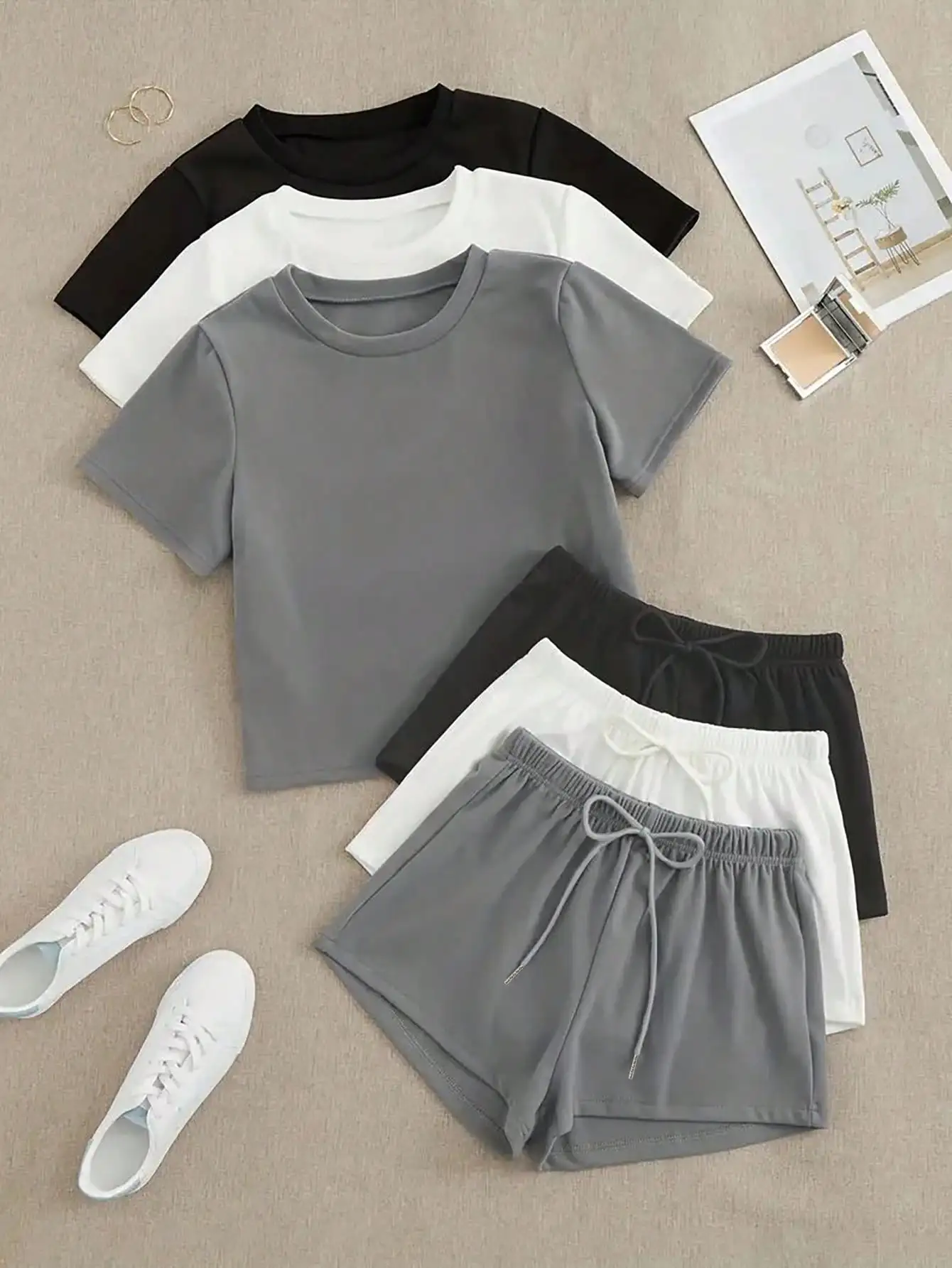 Комплект из 3 женских пижамных комплектов с короткими рукавами и круглым вырезом - мягкие трикотажные свободные шорты с завязками, однотонные
Комплект из 3 женских пижамных комплектов с короткими рукавами и круглым вырезом - мягкие трикотажные свободные шорты с завязками, однотонные