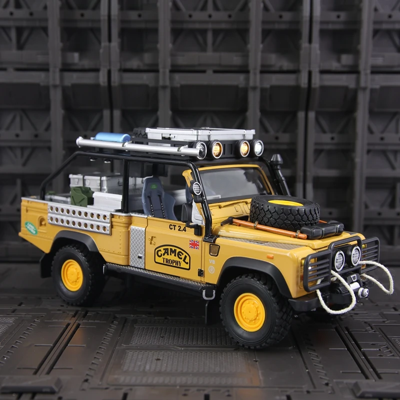 1:24 Land Rover Defender 110 alloy model, door can be opened has simulated sound and lighting functions, rich details
1:24 Land Rover Defender 110 alloy model, door can be opened has simulated sound and lighting functions, rich details