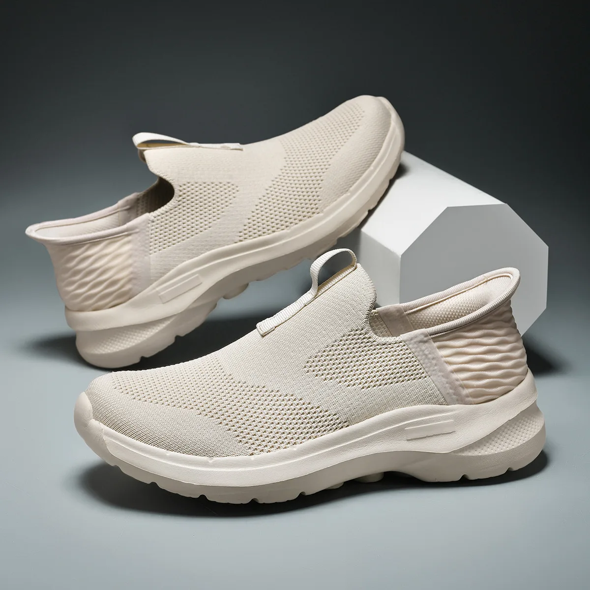 2026 New Women Couple fly weaving One-pedal Flat Mesh Sneakers 35-45 Casual Shoes Men
2026 New Women Couple fly weaving One-pedal Flat Mesh Sneakers 35-45 Casual Shoes Men