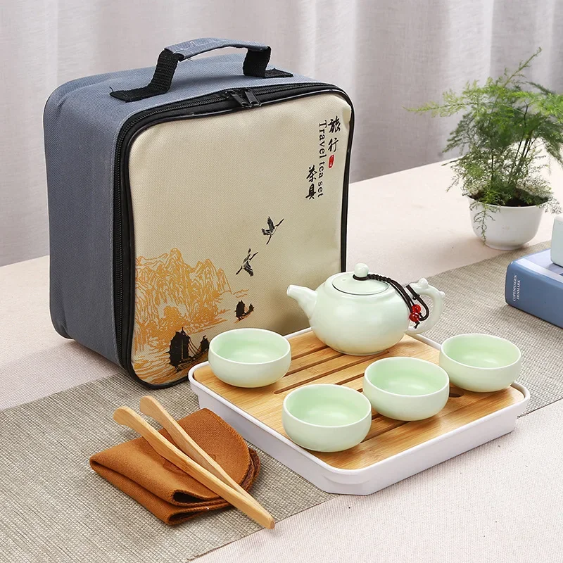 Travel Kung Fu Tea Set Ceramic Teapot Teacup and Tray Carrying Bag 
Travel Kung Fu Tea Set Ceramic Teapot Teacup and Tray Carrying Bag