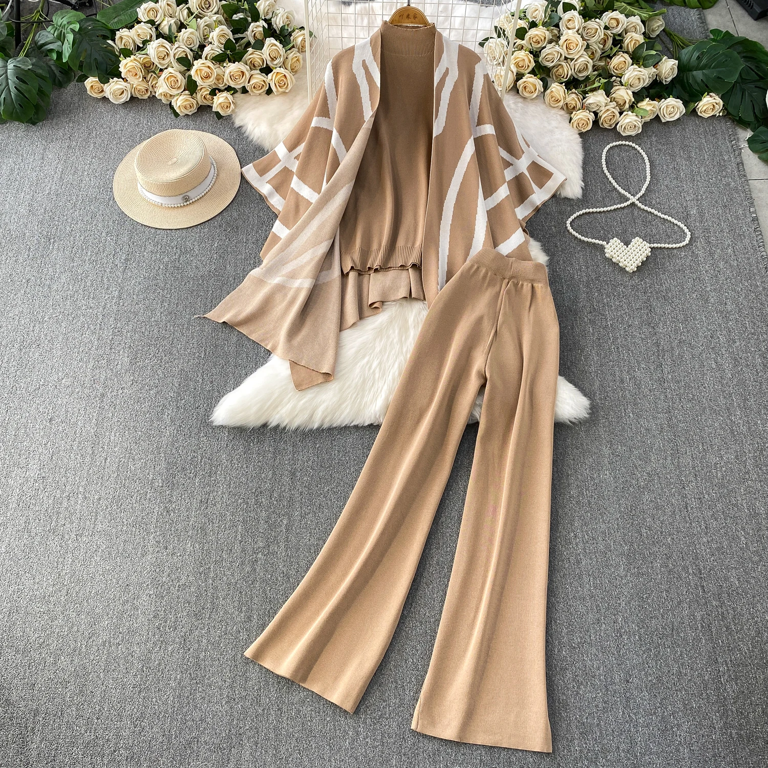 SuperAen свободные модные полосатые кардиганы с шалью в корейском стиле, вязаный пуловер, свитера, широкие длинные брюки, комплекты из трех предметов
SuperAen свободные модные полосатые кардиганы с шалью в корейском стиле, вязаный пуловер, свитера, широкие длинные брюки, комплекты из трех предметов