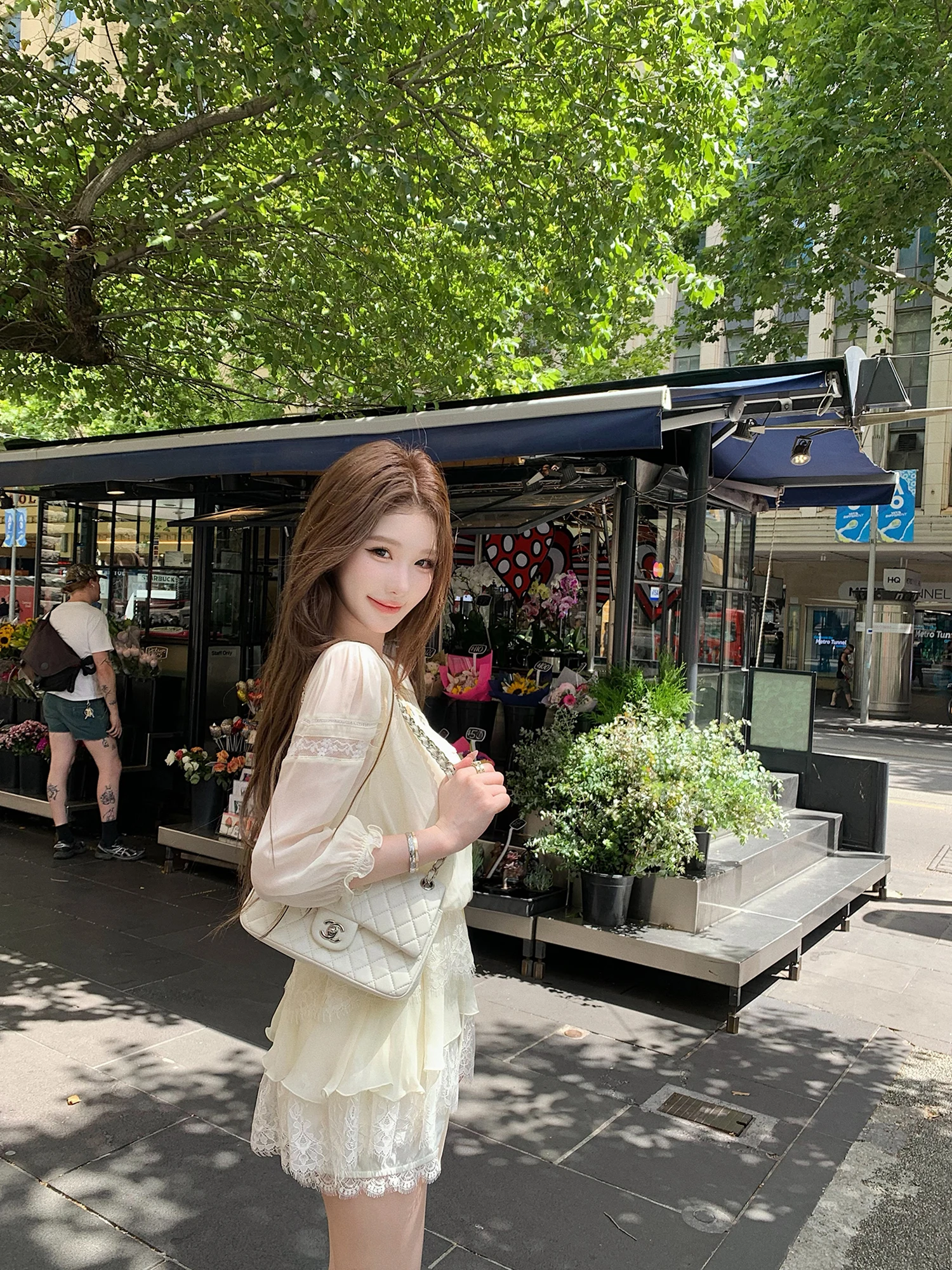 JMOP Heavyweight Lace Trim Chiffon Top orts Two-Piece Set Unique Design Beautiful Spring Faion Ensemble for Women
JMOP Heavyweight Lace Trim Chiffon Top orts Two-Piece Set Unique Design Beautiful Spring Faion Ensemble for Women