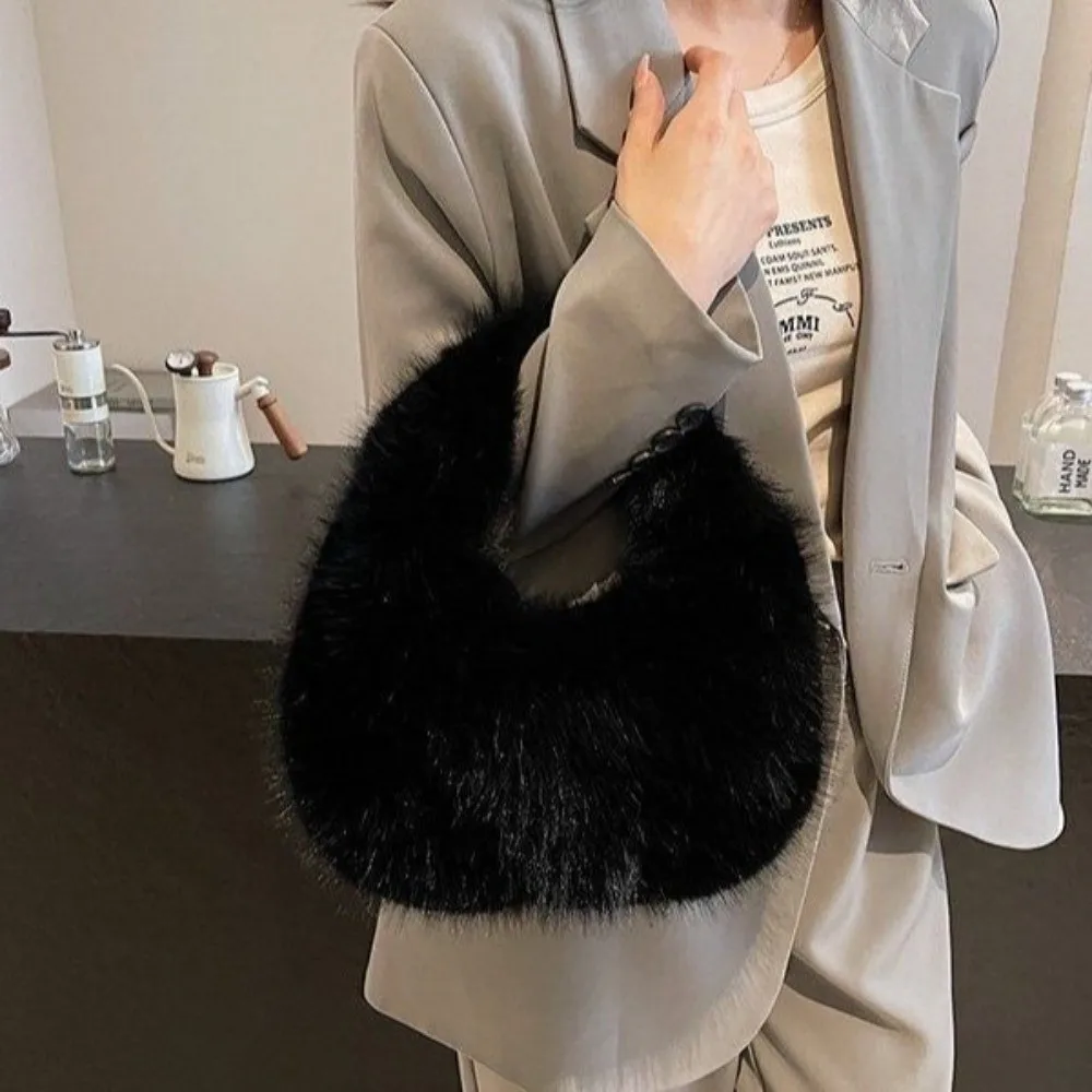 Сплошной цвет, элегантный кошелек из искусственного меха, в форме полумесяца, мягкие сумки-клатчи, маленькая легкая большая сумка для повседневного использования
Сплошной цвет, элегантный кошелек из искусственного меха, в форме полумесяца, мягкие сумки-клатчи, маленькая легкая большая сумка для повседневного использования