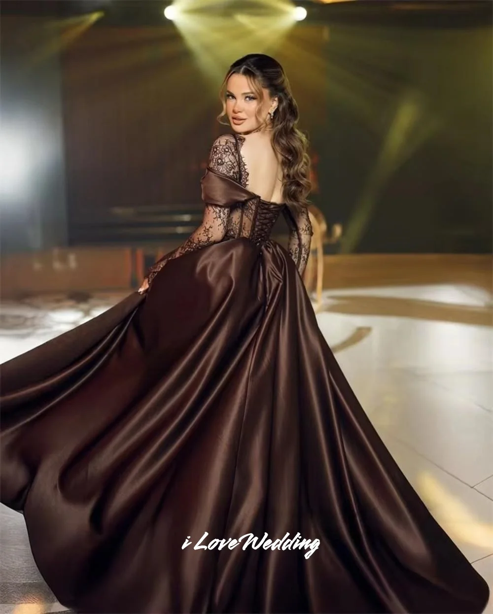 Luxury Brown Sweetheart Prom Dress Off Shoulder Lace Long Sleeve Corset A-Line Pleated Side Split Floor-Length Ball Gown Custom
Luxury Brown Sweetheart Prom Dress Off Shoulder Lace Long Sleeve Corset A-Line Pleated Side Split Floor-Length Ball Gown Custom