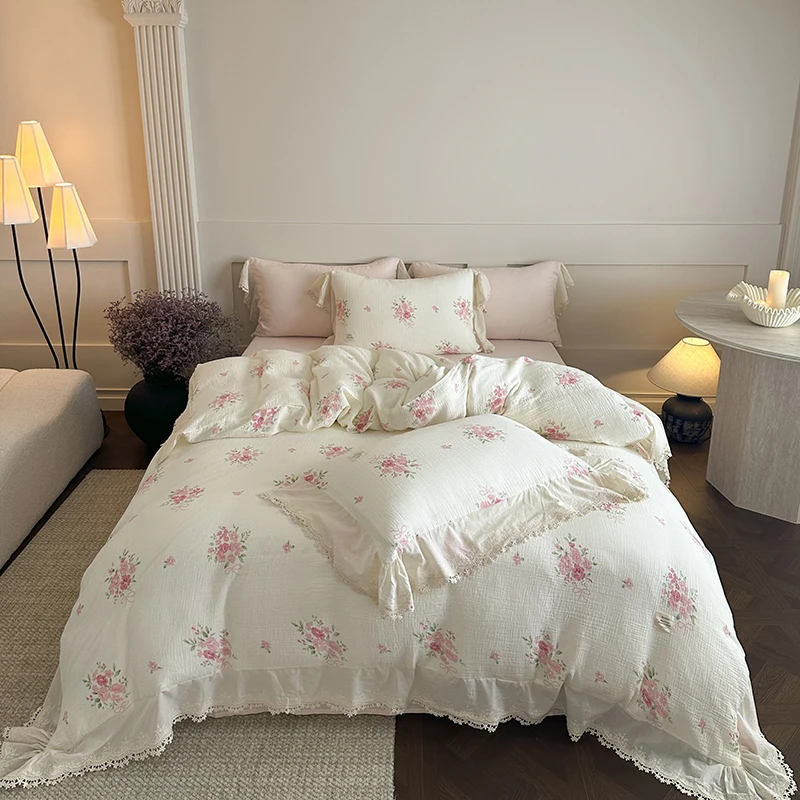Vintage French Floral Lace Ruffles Bedding Set Double Layer Yarn 100% Cotton Duvet Cover Pillowcases Flat/Fitted Bed Sheet 4Pcs
Vintage French Floral Lace Ruffles Bedding Set Double Layer Yarn 100% Cotton Duvet Cover Pillowcases Flat/Fitted Bed Sheet 4Pcs
