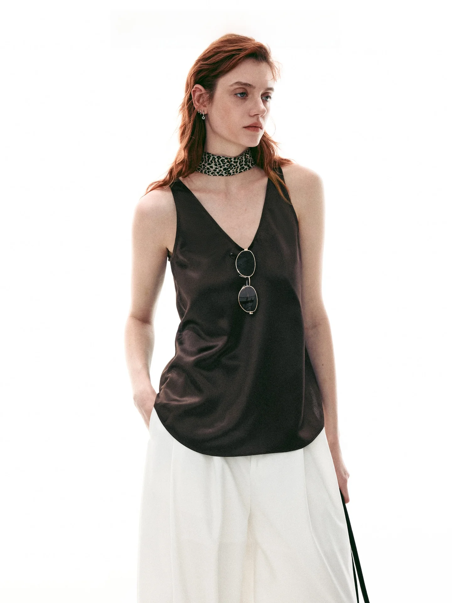 Summer Commute V-neck Acetate Satin Sleeveless Vest Strap Top Women's Fashion Outerwear Regular Length No Chest Pad
Summer Commute V-neck Acetate Satin Sleeveless Vest Strap Top Women's Fashion Outerwear Regular Length No Chest Pad