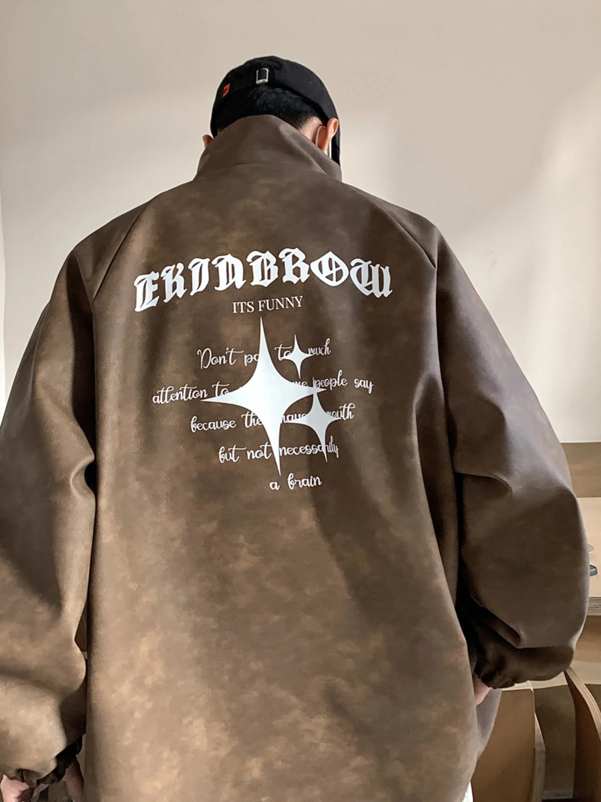 Мужская куртка из искусственной кожи в стиле ретро, свободного кроя, модная, осенняя новинка, большие размеры, трендовая верхняя одежда
Мужская куртка из искусственной кожи в стиле ретро, свободного кроя, модная, осенняя новинка, большие размеры, трендовая верхняя одежда