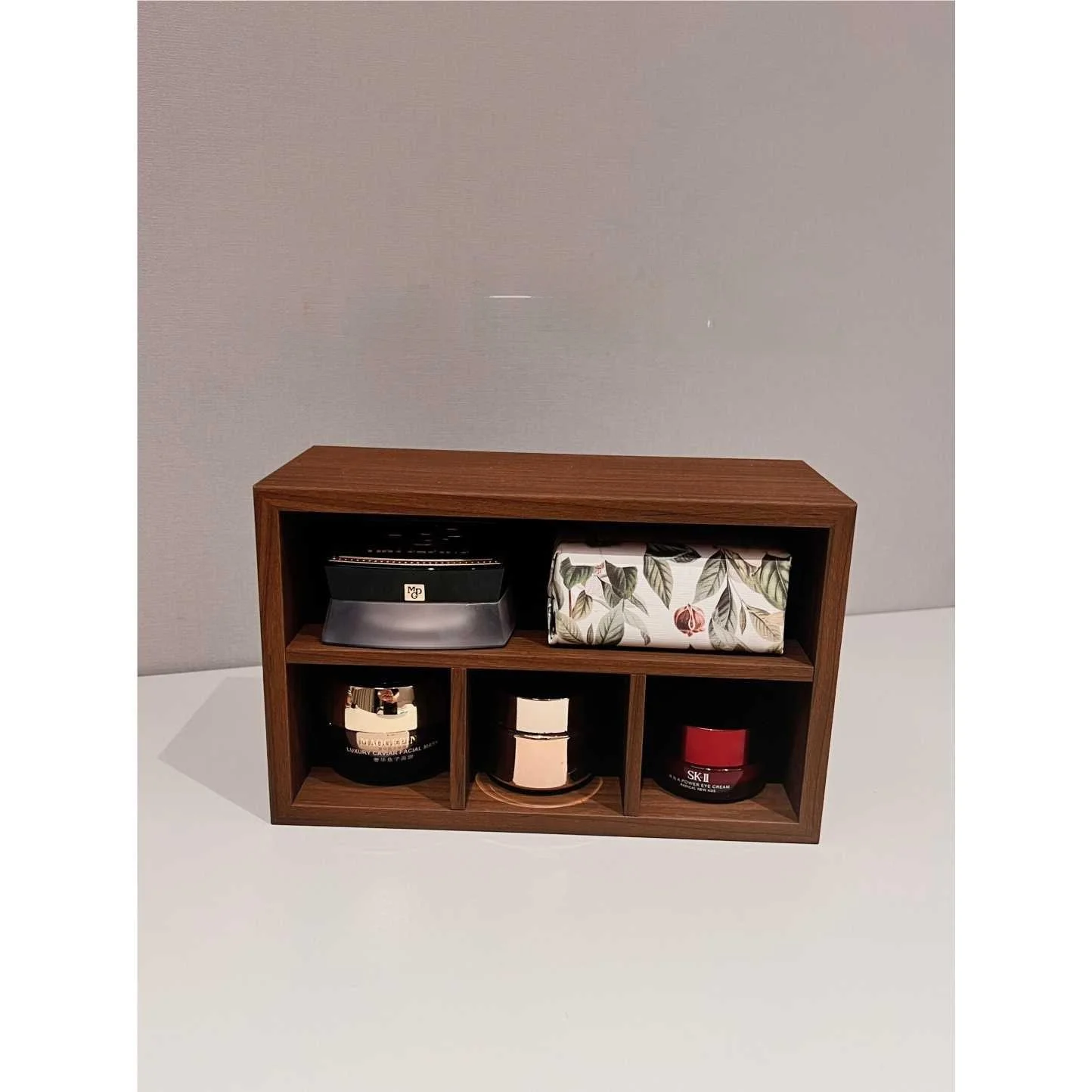 Nordic Style Black Walnut Wood Desktop Jewelry Cosmetic Storage Organizer Multi-Function Ornament Leather Material
Nordic Style Black Walnut Wood Desktop Jewelry Cosmetic Storage Organizer Multi-Function Ornament Leather Material