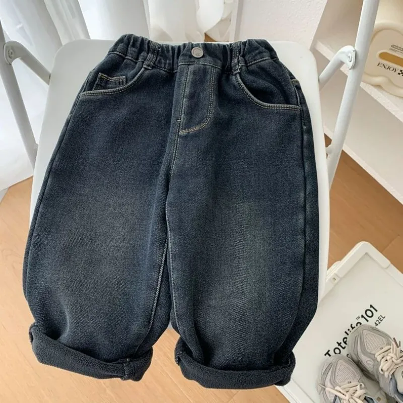 Boys' winter one-piece velvet jeans new children's soft elastic pants with added velvet pants
Boys' winter one-piece velvet jeans new children's soft elastic pants with added velvet pants