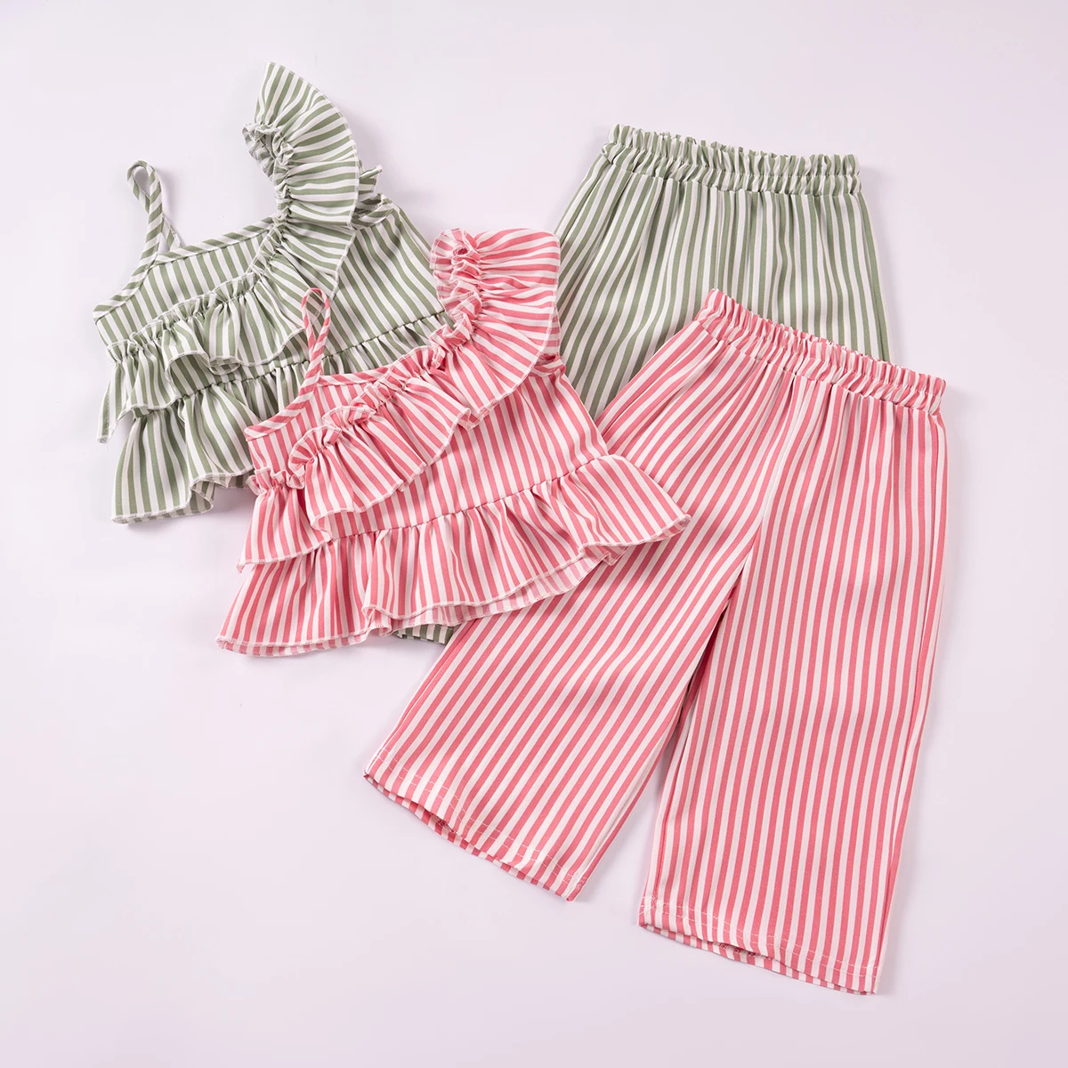 Girls' summer striped two-piece set, including a camisole top with ruffle and sloping shoulder and wide-leg pants
Girls' summer striped two-piece set, including a camisole top with ruffle and sloping shoulder and wide-leg pants