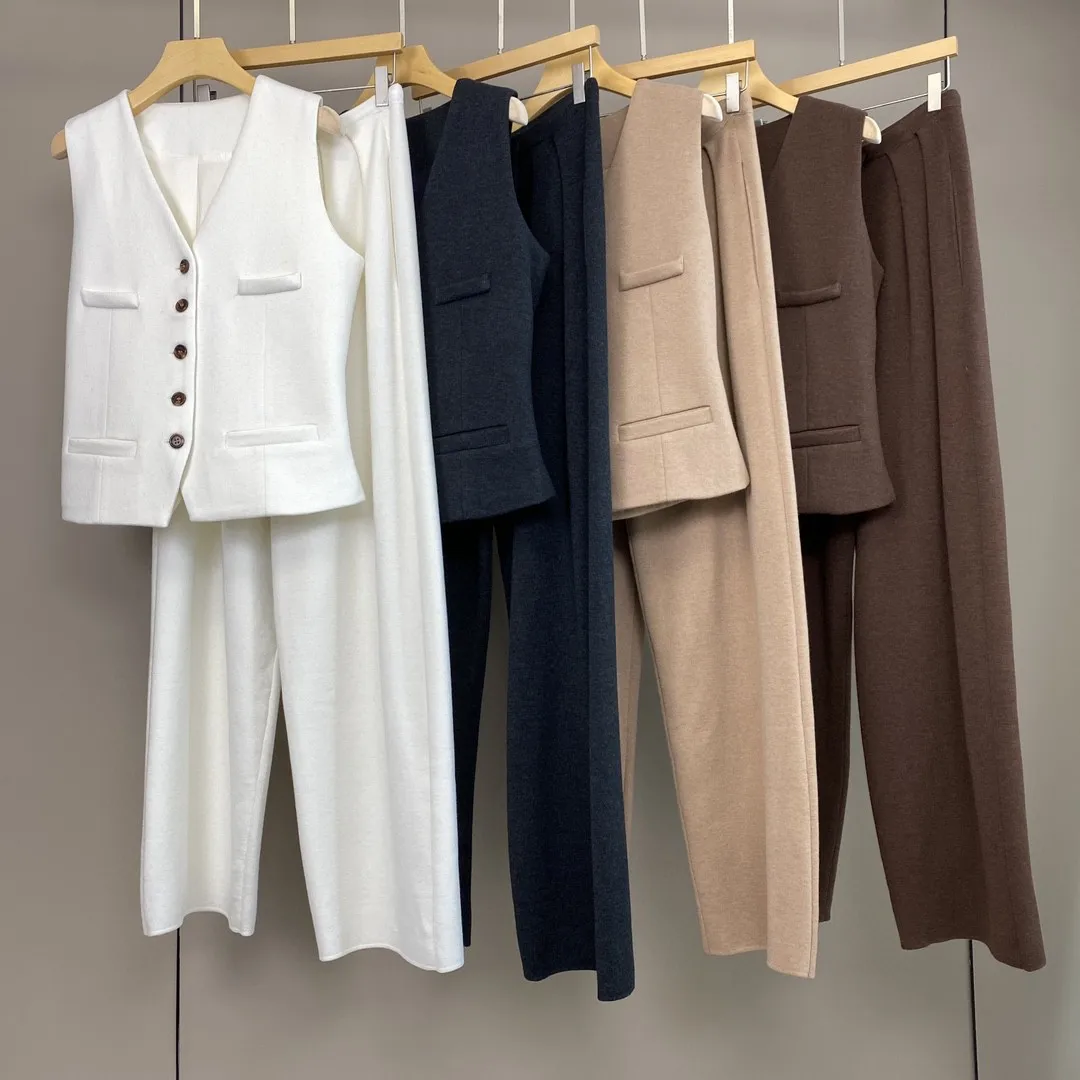 High Quality 25 Spring and Autumn New Single-breasted Contrast Cashmere Wool Vest Wide Leg Pants suit
High Quality 25 Spring and Autumn New Single-breasted Contrast Cashmere Wool Vest Wide Leg Pants suit