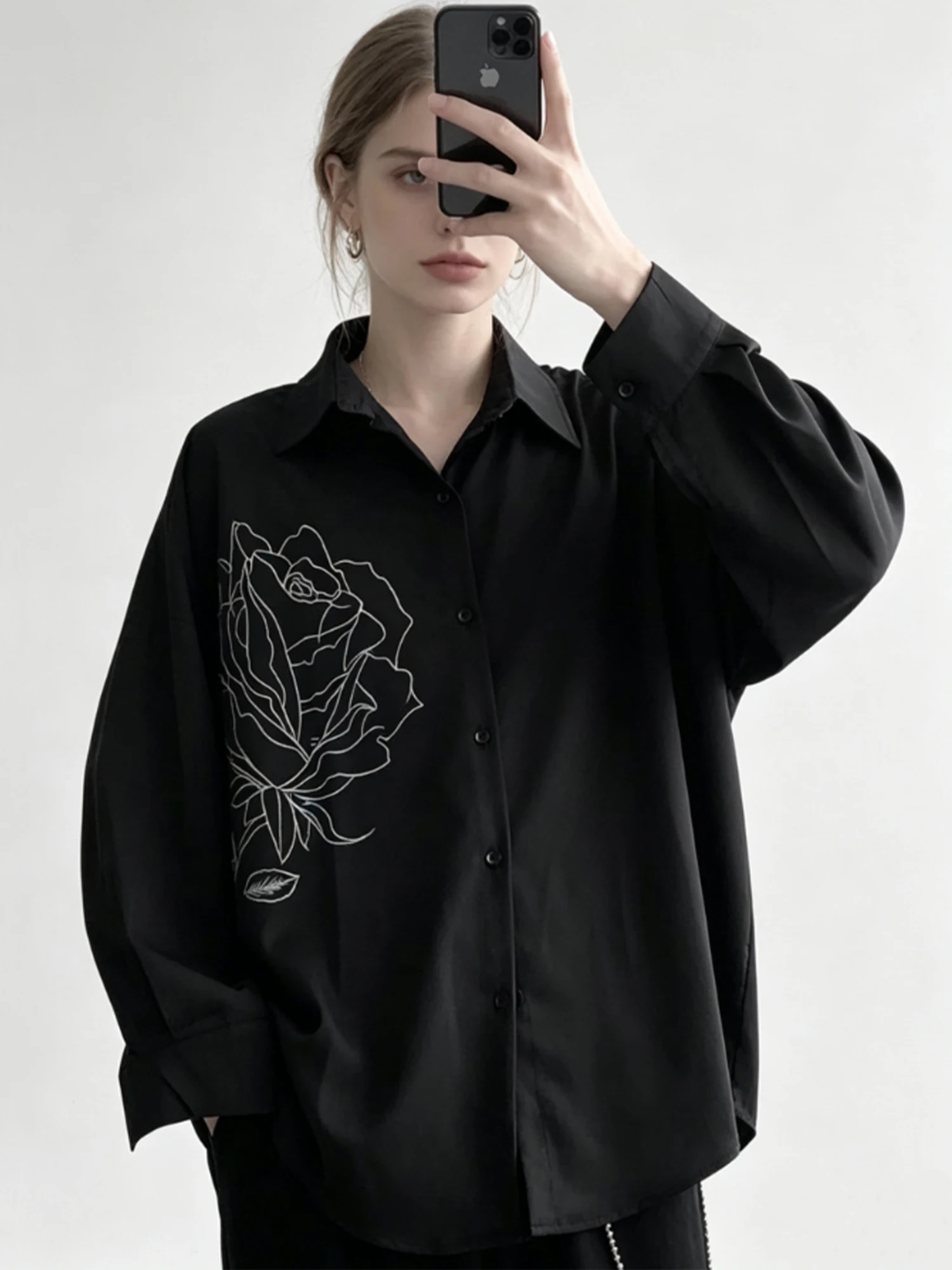 Women Black Gothic Y2k Blouses and Shirts Rose Print Long Sleeve Blouse Vintage Harajuku High Street Polo-Neck Shirt Blouse 2026
Women Black Gothic Y2k Blouses and Shirts Rose Print Long Sleeve Blouse Vintage Harajuku High Street Polo-Neck Shirt Blouse 2026