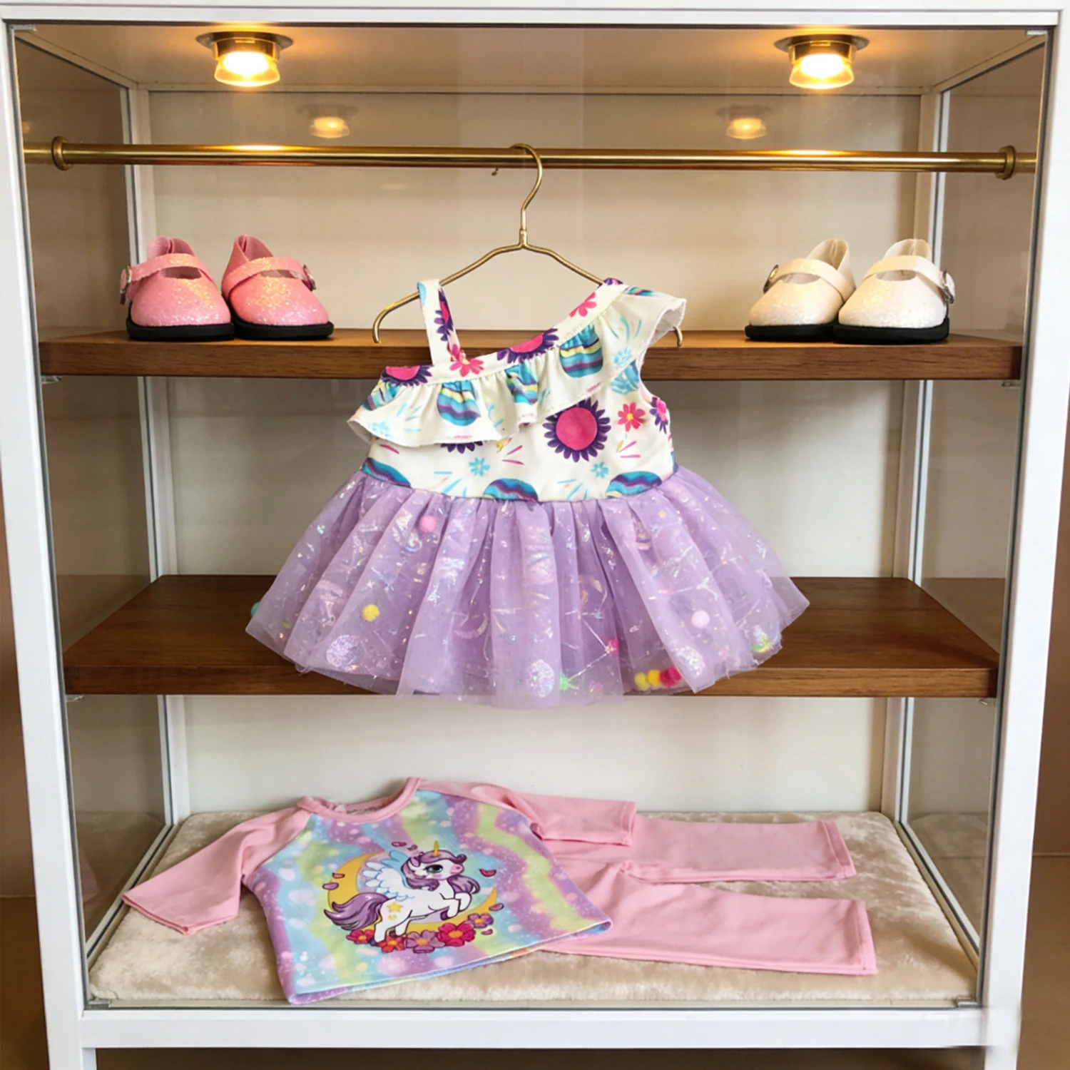 Комплект для кукол: 18-дюймовая кукла American Girl и 43-сантиметровая кукла-младенец в тюлевом платье + розовая пижама с единорогом + 2 пары кожаных туфель для кукол OG
Комплект для кукол: 18-дюймовая кукла American Girl и 43-сантиметровая кукла-младенец в тюлевом платье + розовая пижама с единорогом + 2 пары кожаных туфель для кукол OG