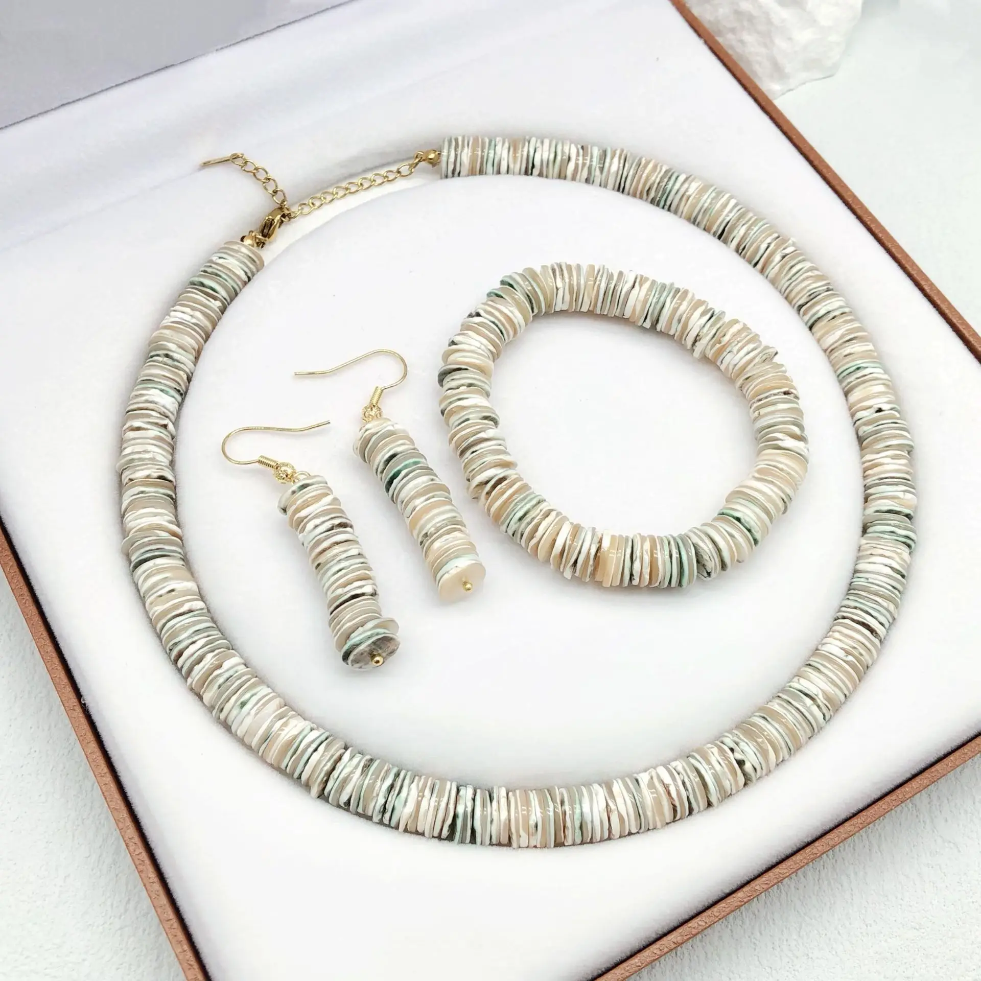 Luxury Women Elastic String Natural Round Shell Bracelet Necklace Earrings Set Jewelry Bibs Choker Collar Party Gifts Accessory
Luxury Women Elastic String Natural Round Shell Bracelet Necklace Earrings Set Jewelry Bibs Choker Collar Party Gifts Accessory