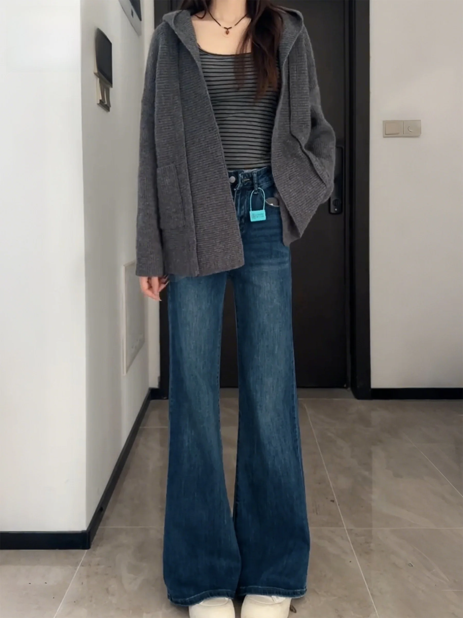 Retro Blue Loose High Waist Bell Bottom Jeans Women's Spring Summer Casual Mid-Rise Design Sense Flared Pants Elastic
Retro Blue Loose High Waist Bell Bottom Jeans Women's Spring Summer Casual Mid-Rise Design Sense Flared Pants Elastic