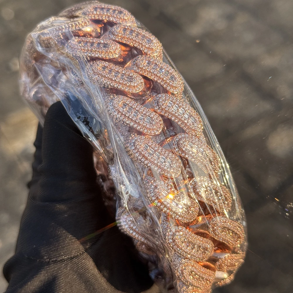 HHIOK 29mm Mixed Inlay Cubic Zirconia Cuban Link Chain Hip Hop Thick Heavy Rose Gold Plated Iced Out Necklace Jewelry Men
HHIOK 29mm Mixed Inlay Cubic Zirconia Cuban Link Chain Hip Hop Thick Heavy Rose Gold Plated Iced Out Necklace Jewelry Men