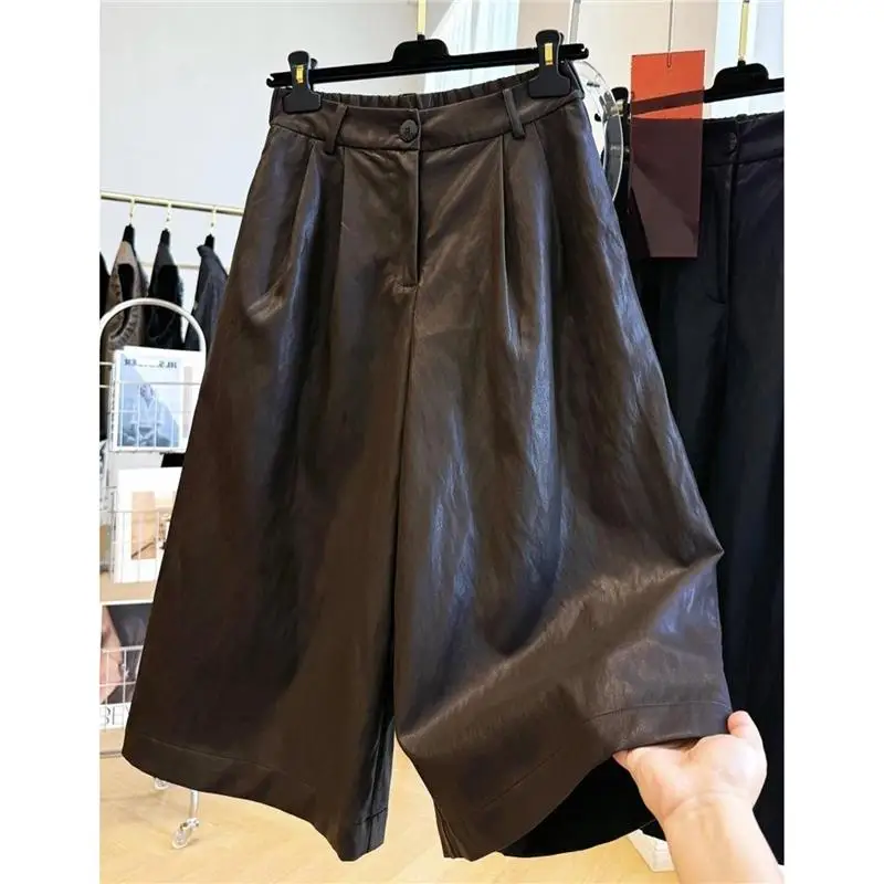 Retro Brown Leather Pants Loose BF Lazy Style Fashionable Personality Loose Wide Leg Pants Autumn 2025 High Waist Five-Quarte...
Retro Brown Leather Pants Loose BF Lazy Style Fashionable Personality Loose Wide Leg Pants Autumn 2025 High Waist Five-Quarte...