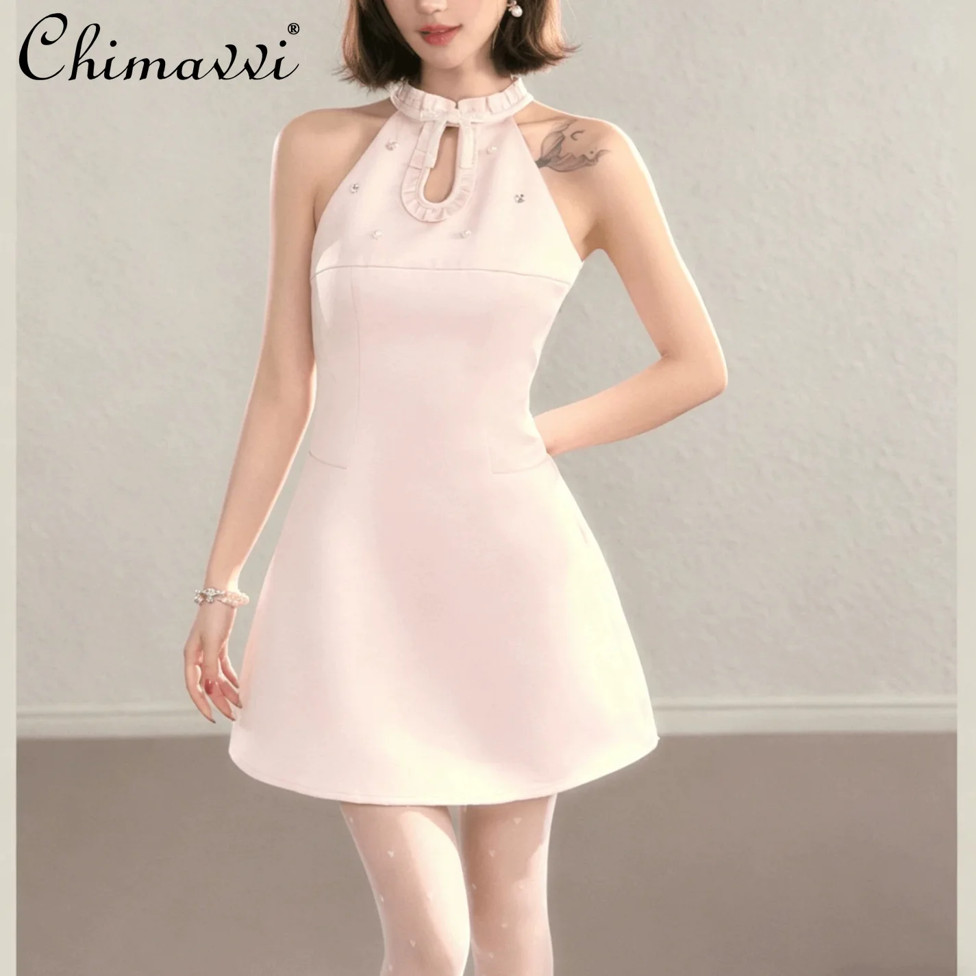 2026 Summer French Elegant Sweet Socialite Beaded Neck Off-Shoulder Sleeveless High Waist Slim A-line Birthday Party Dress Women
2026 Summer French Elegant Sweet Socialite Beaded Neck Off-Shoulder Sleeveless High Waist Slim A-line Birthday Party Dress Women