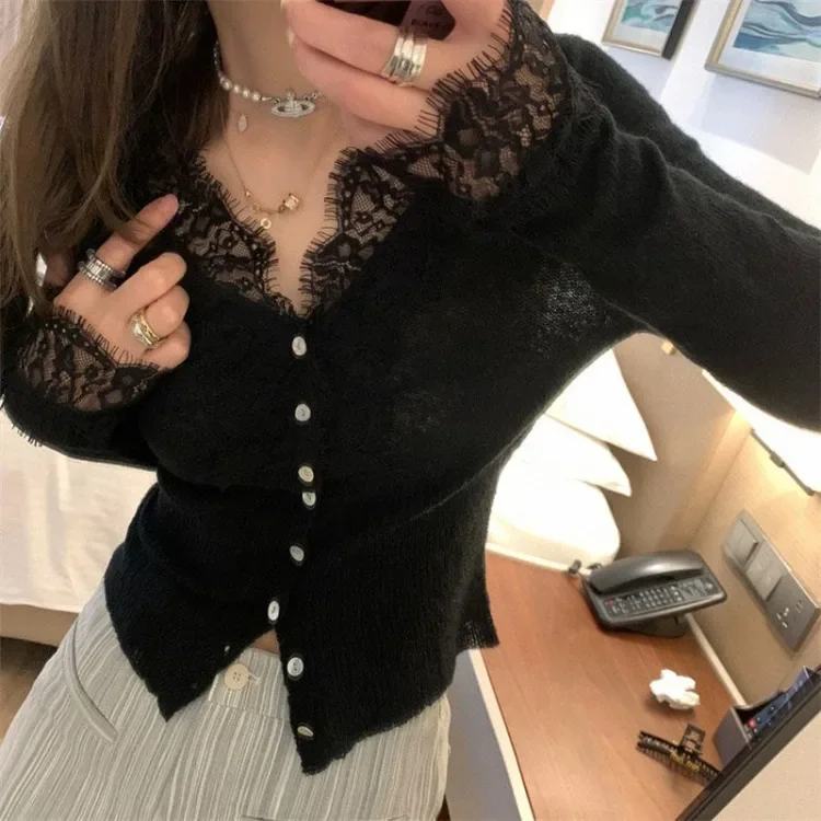 V-neck Lace Patchwork Knitted Cardigan Spring Autumn New Bottoming Sweaters Y2k Black Slim Fit Long Sleeve Tops Mujer
V-neck Lace Patchwork Knitted Cardigan Spring Autumn New Bottoming Sweaters Y2k Black Slim Fit Long Sleeve Tops Mujer