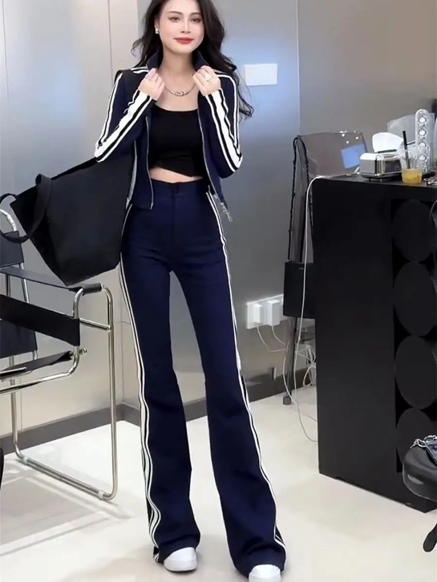 New Women's Slim Fit Striped Set Casual Long Sve Waist Cinched Flared Pants Two Piece Set Faionable Autumn Collection
New Women's Slim Fit Striped Set Casual Long Sve Waist Cinched Flared Pants Two Piece Set Faionable Autumn Collection
