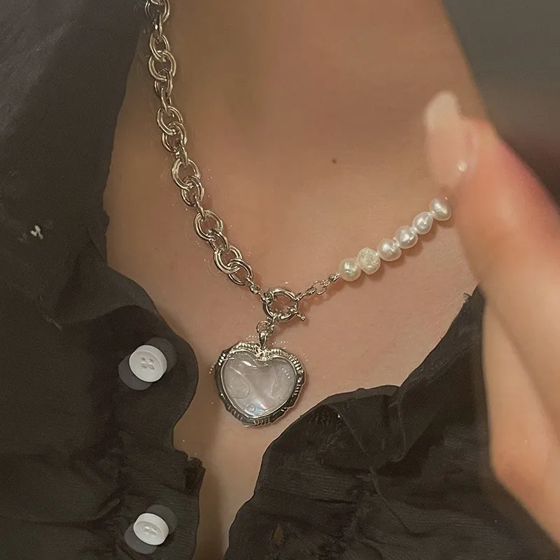 Baroque style pearl necklaces vintage exquisite silver 925 splicing design bubble Fritillaria heart collar chain hip-hop jewelry
Baroque style pearl necklaces vintage exquisite silver 925 splicing design bubble Fritillaria heart collar chain hip-hop jewelry