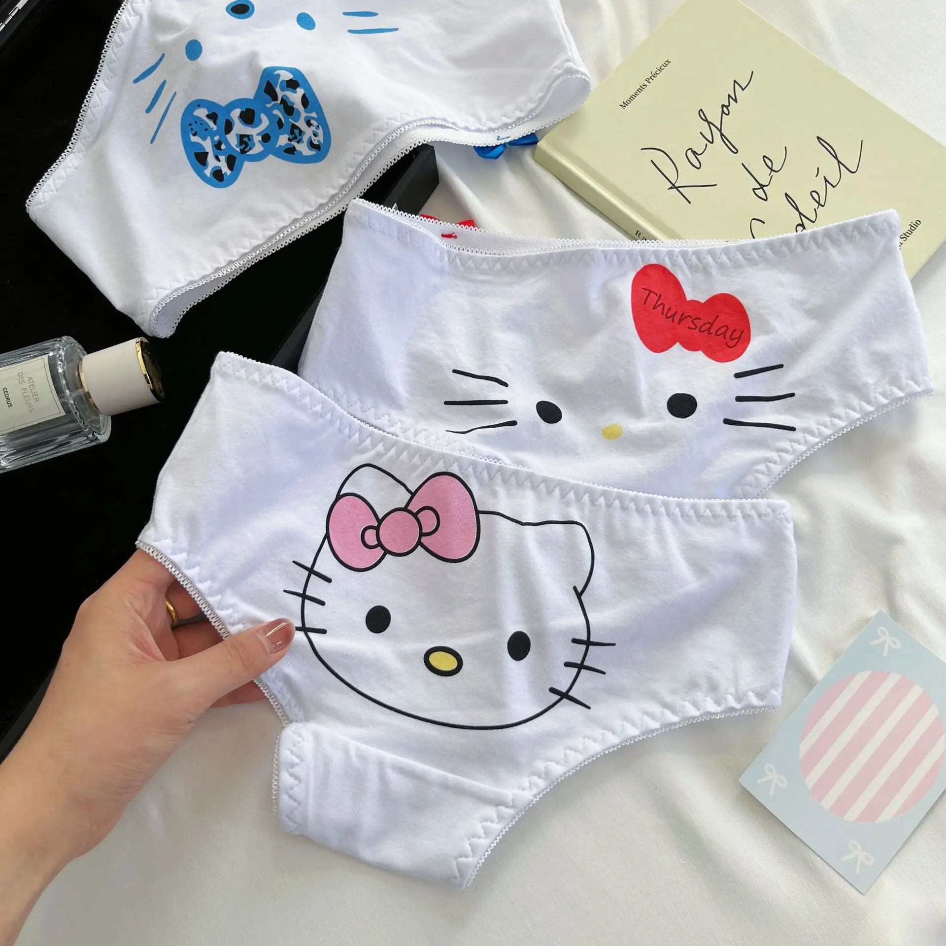 Hello Kitty Underwear Japanese Cute Girl Printed Underwear No Trace Low Waist Breathable Sweet Girl Triangle Pants Girl Gift
Hello Kitty Underwear Japanese Cute Girl Printed Underwear No Trace Low Waist Breathable Sweet Girl Triangle Pants Girl Gift