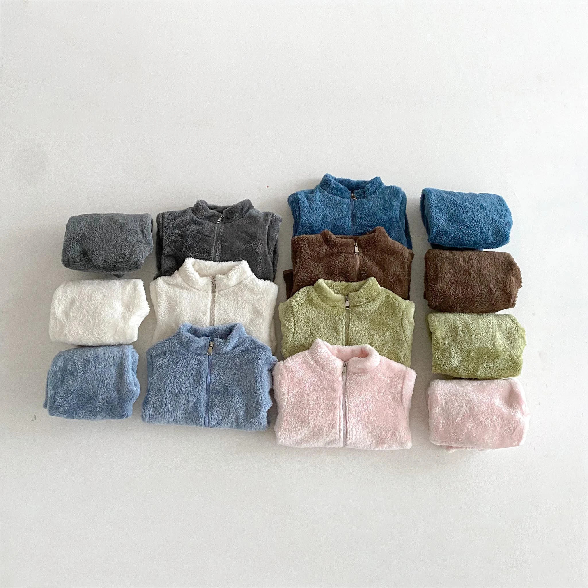 Baby Set For Boys And Girls Winter Warmth Set Children's Plush Top And Pants 2-piece Set Children's Set Kids Autumn Clothing
Baby Set For Boys And Girls Winter Warmth Set Children's Plush Top And Pants 2-piece Set Children's Set Kids Autumn Clothing