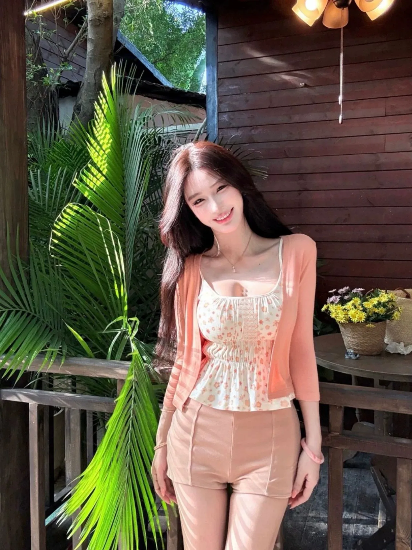 Korean Style Casual Floral Print Sun Protection Cardigan Women's Summer Holiday Island Vacation Short Pants Set Three Pieces
Korean Style Casual Floral Print Sun Protection Cardigan Women's Summer Holiday Island Vacation Short Pants Set Three Pieces