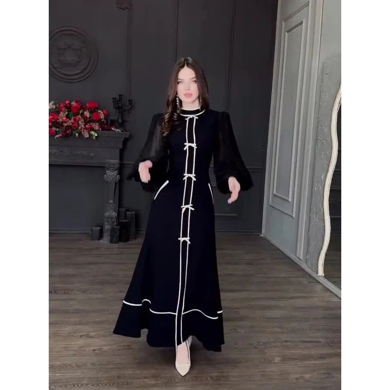 2025European and American Autumn New Bow Decoration Black and White Stitching Temperament Half High Collar Long Dress
2025European and American Autumn New Bow Decoration Black and White Stitching Temperament Half High Collar Long Dress