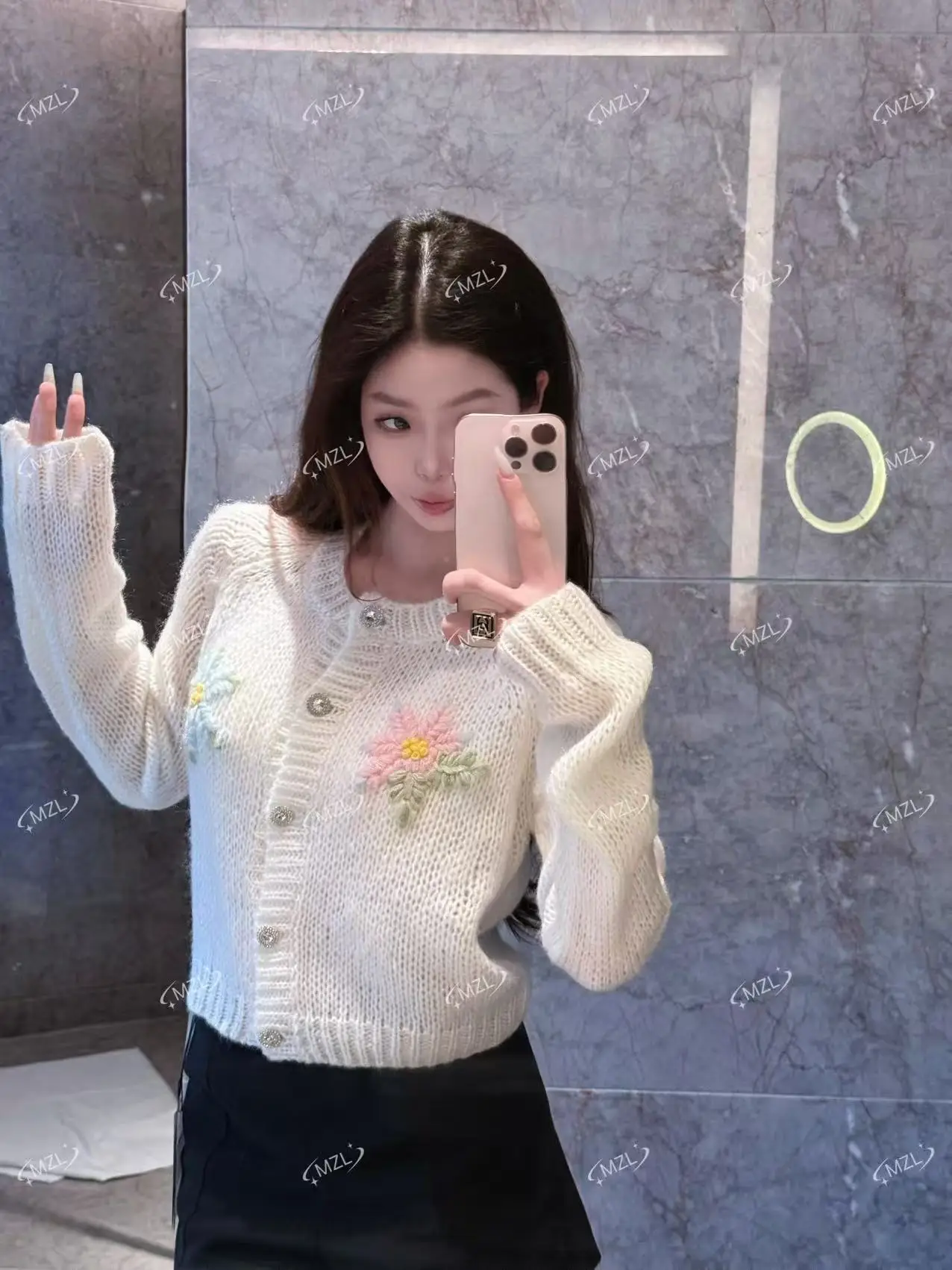 Women's Loose Long Sleeve Single Breasted Casual Knitted Embroidery Flowers Cardigan Sweaters 2025 New Autumn Fashion F95
Women's Loose Long Sleeve Single Breasted Casual Knitted Embroidery Flowers Cardigan Sweaters 2025 New Autumn Fashion F95