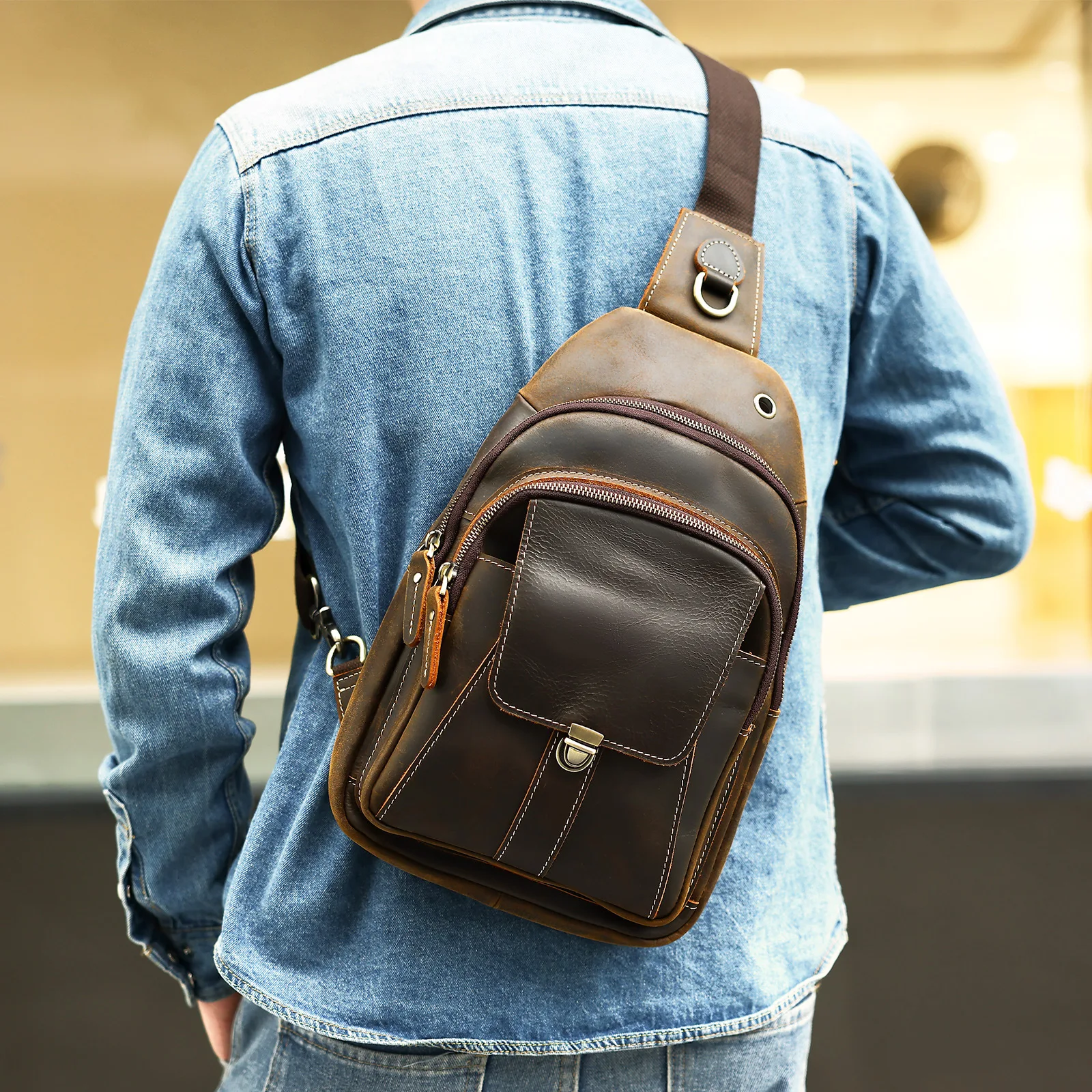 Vintage Crazy Horse Leather Men's Chest Bag Multi-functional Travel Shoulder Bag
Vintage Crazy Horse Leather Men's Chest Bag Multi-functional Travel Shoulder Bag