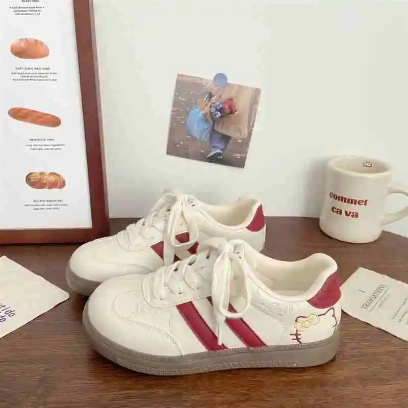 New Cute KT Cat Embroidered Casual Shoes Women's 2025 New Korean Style Chic Versatile Board Shoes Leisure White Sneakers Women
New Cute KT Cat Embroidered Casual Shoes Women's 2025 New Korean Style Chic Versatile Board Shoes Leisure White Sneakers Women