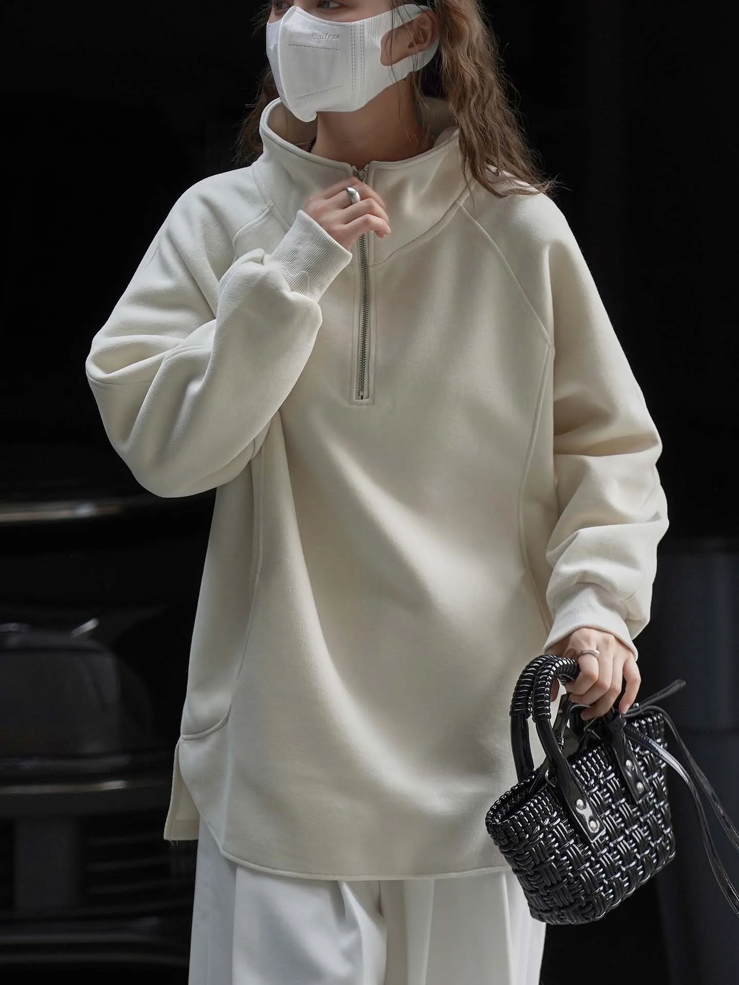 Sporty Casual Loose Fit Zipper Half Open Neck Arc Hem Stand Collar Sweatshirt Women's Long Sleeve Street Style Hoodie
Sporty Casual Loose Fit Zipper Half Open Neck Arc Hem Stand Collar Sweatshirt Women's Long Sleeve Street Style Hoodie