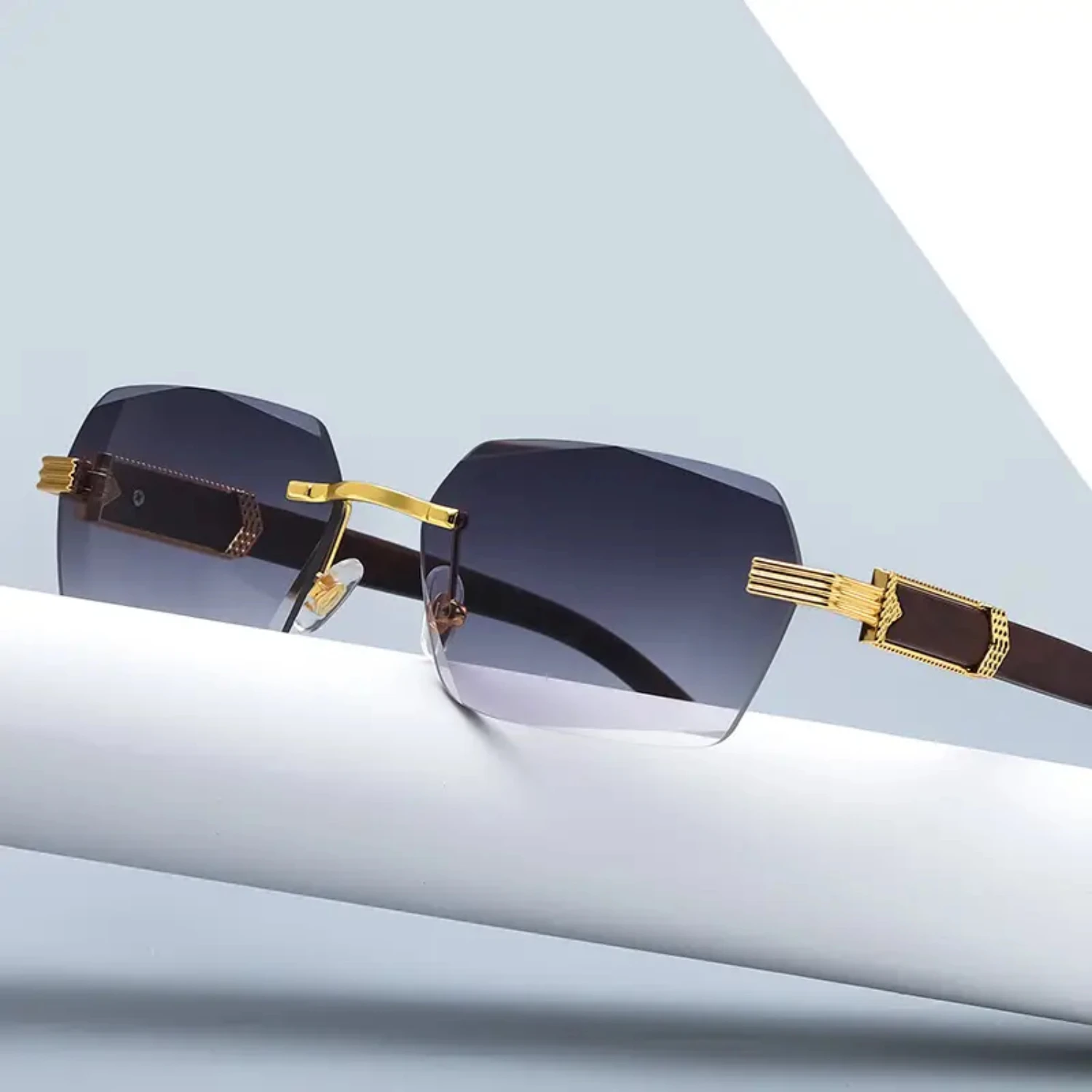 Chic and Trendy Square Sunglasses with Stylish Wood Grain Frame and Irregular Design for a Fashionable and Unique Look
Chic and Trendy Square Sunglasses with Stylish Wood Grain Frame and Irregular Design for a Fashionable and Unique Look