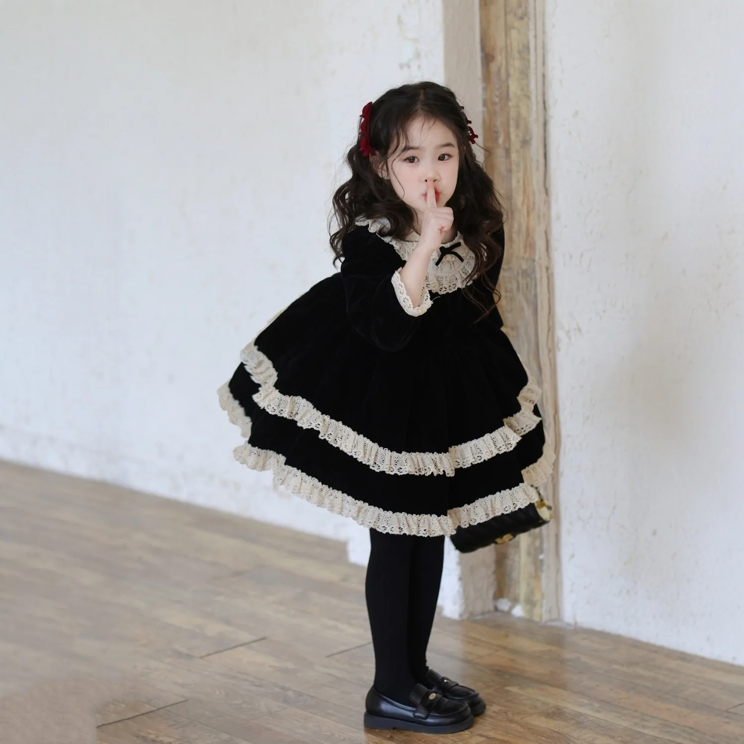Lolita girls' velvet dress princess dress winter new style girls' skirt birthday dress
Lolita girls' velvet dress princess dress winter new style girls' skirt birthday dress
