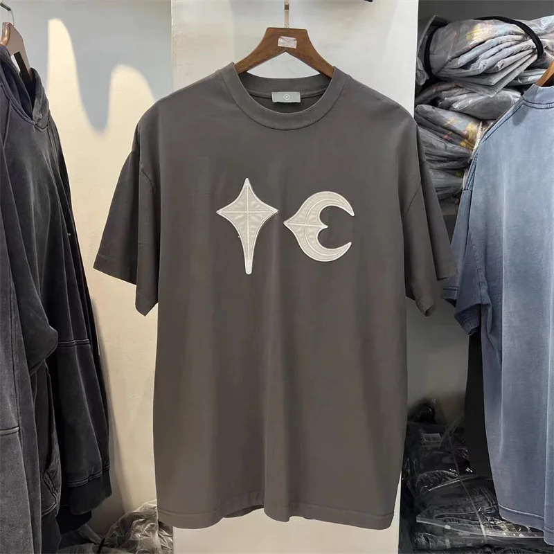 Oversized THUG CLUB Embroidery Leather Patchwork Logo T Shirt Mens Womens T Shirt Tops Vintage Gray T Shirt
Oversized THUG CLUB Embroidery Leather Patchwork Logo T Shirt Mens Womens T Shirt Tops Vintage Gray T Shirt