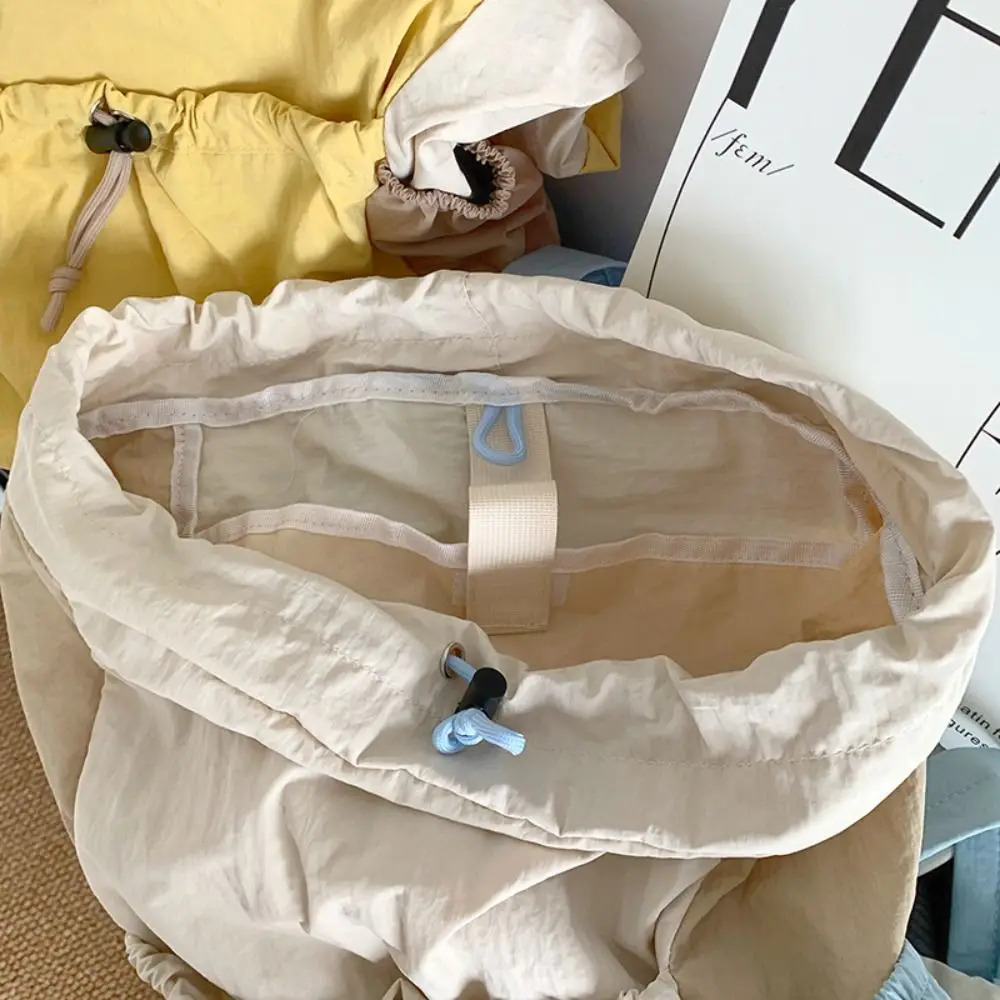 Модный простой рюкзак на шнурке, большая вместительная дорожная нейлоновая сумка на плечо, школьная сумка для студентов колледжа для отдыха, подростков
Модный простой рюкзак на шнурке, большая вместительная дорожная нейлоновая сумка на плечо, школьная сумка для студентов колледжа для отдыха, подростков