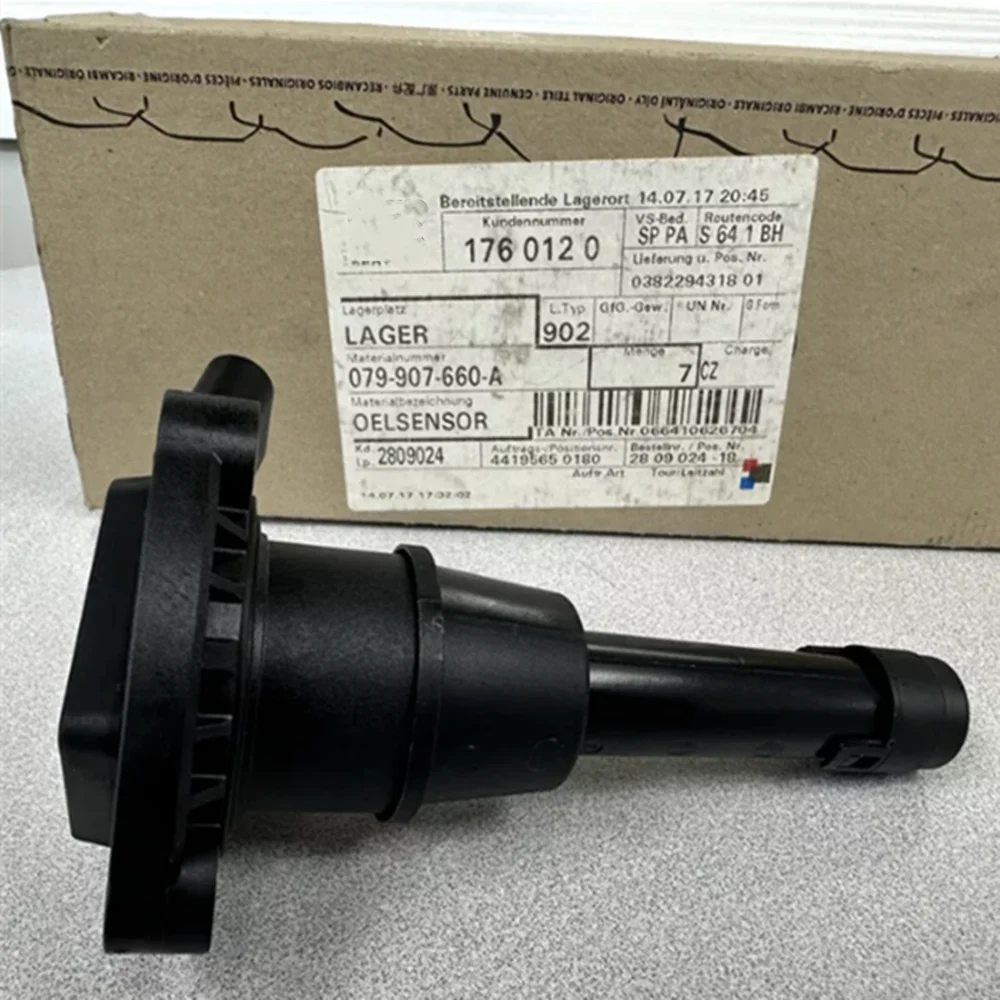 Датчик уровня масла двигателя для AUDI A4 B8/B9 A5,A6 C7 A7,A8L D4,Q5,Q7 4M 2015-2019,VW Touareg 2017-2022 OEM 079907660,079907660A
Датчик уровня масла двигателя для AUDI A4 B8/B9 A5,A6 C7 A7,A8L D4,Q5,Q7 4M 2015-2019,VW Touareg 2017-2022 OEM 079907660,079907660A