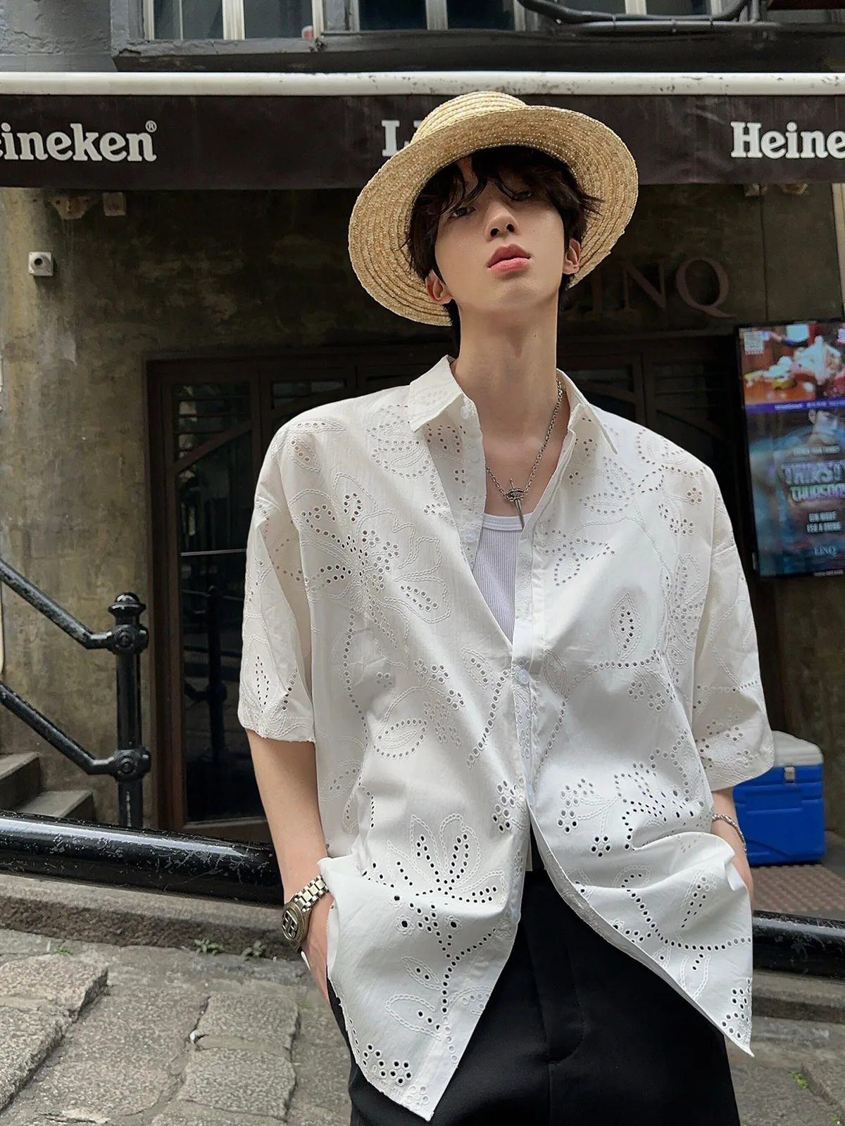 Embroidered Hollow out Short Sleeve Loose Fit Casual Shirt for Men Breathable Summer Lightweight Collared Beachwear
Embroidered Hollow out Short Sleeve Loose Fit Casual Shirt for Men Breathable Summer Lightweight Collared Beachwear