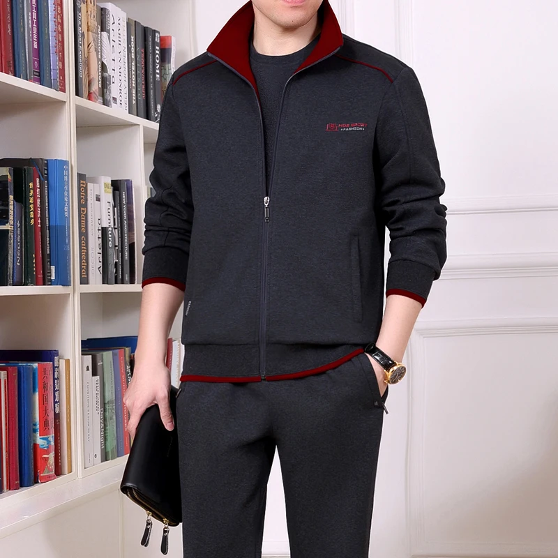 Мужской спортивный повседневный комплект из трех предметов для среднего и старшего возраста: футболка, брюки и куртка. Новинка весна-осень. Удобный крой для отцов.
Мужской спортивный повседневный комплект из трех предметов для среднего и старшего возраста: футболка, брюки и куртка. Новинка весна-осень. Удобный крой для отцов.