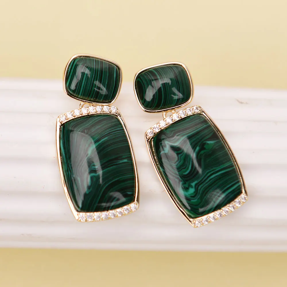 G-G B036 натуральный зеленый малахитовый камень прямоугольные висячие серьги-гвоздики с цирконием женские ювелирные изделия подарки
G-G B036 натуральный зеленый малахитовый камень прямоугольные висячие серьги-гвоздики с цирконием женские ювелирные изделия подарки
